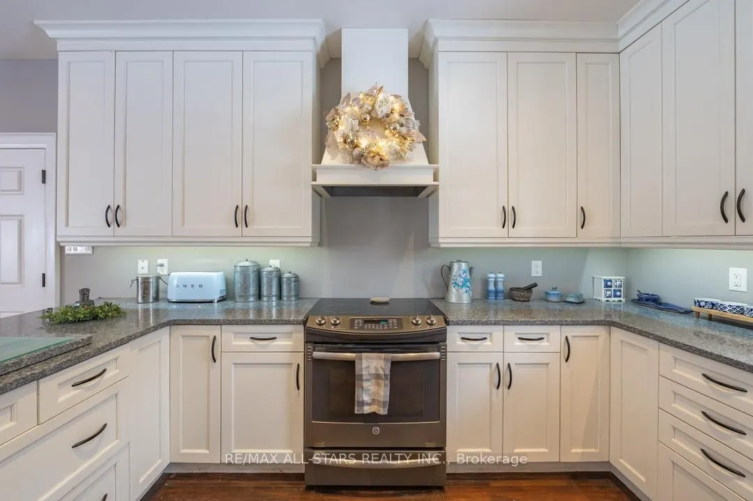 316 1/2 Riverside Drive
