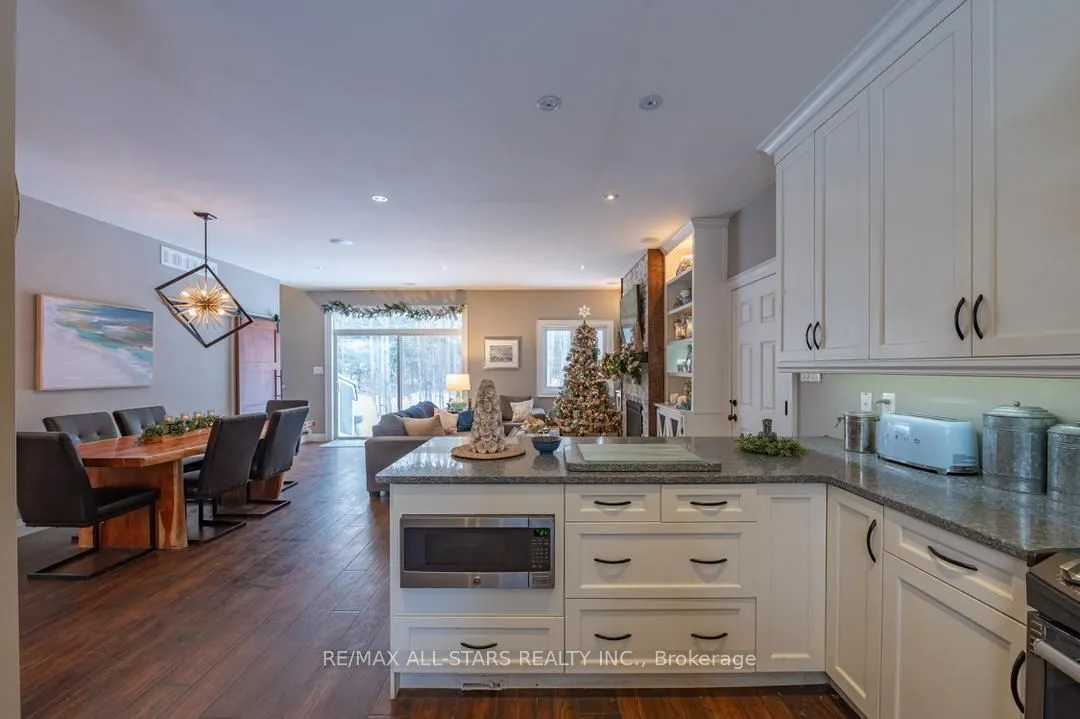 316 1/2 Riverside Drive