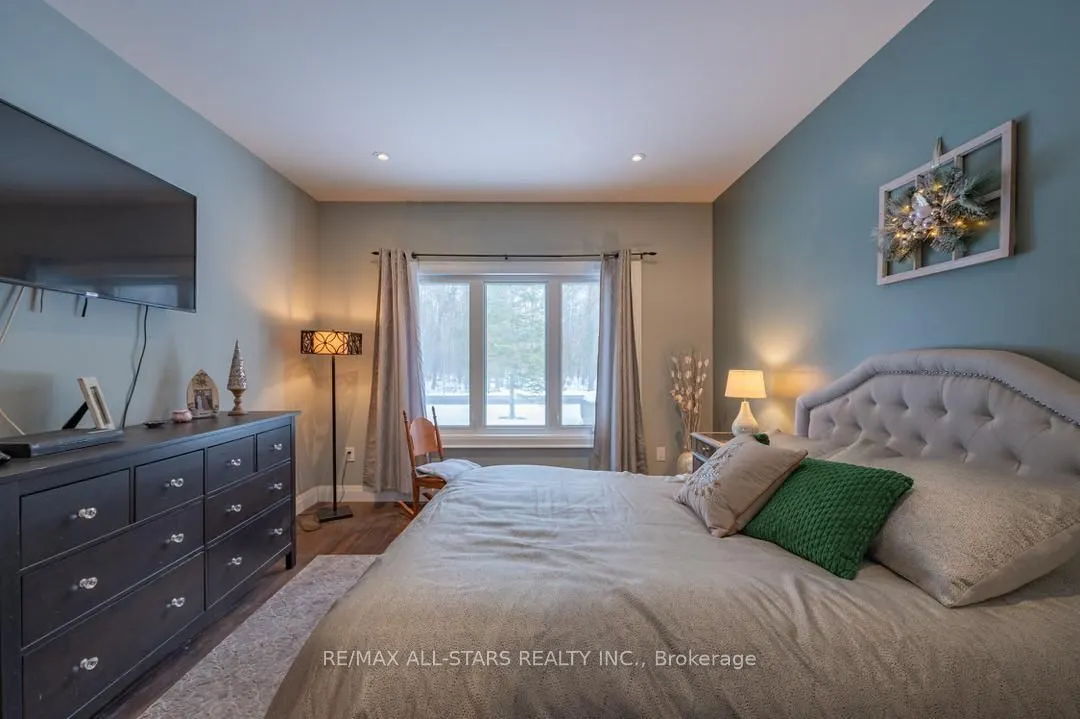 316 1/2 Riverside Drive