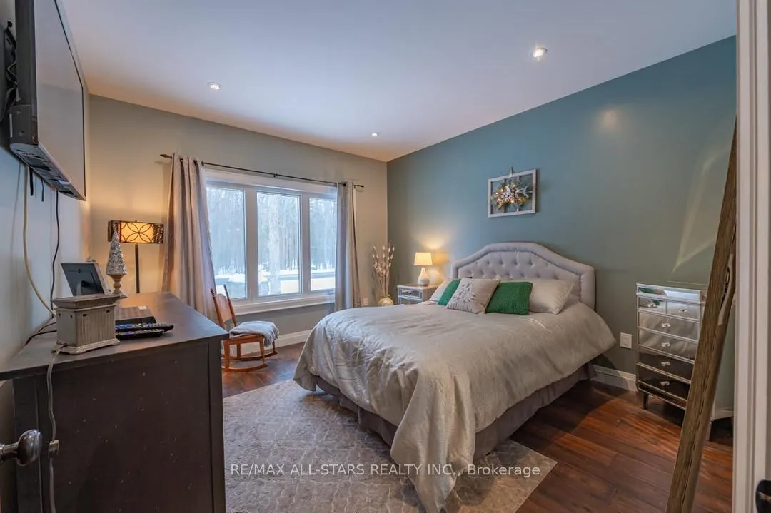 316 1/2 Riverside Drive