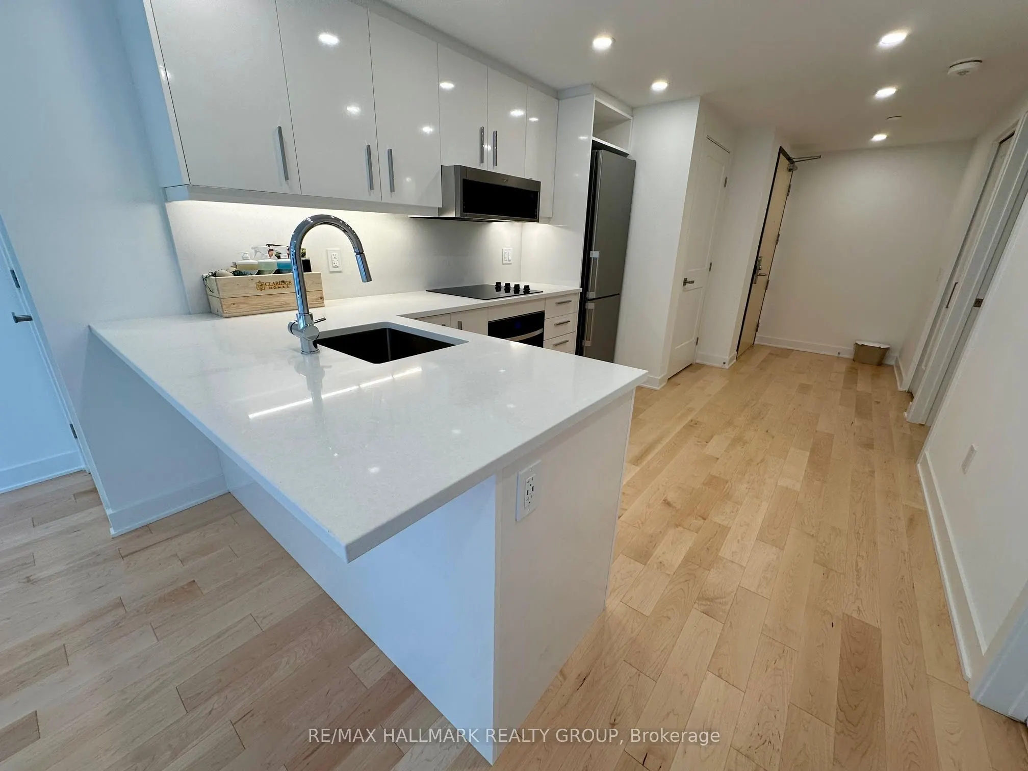 340 QUEEN Street #701