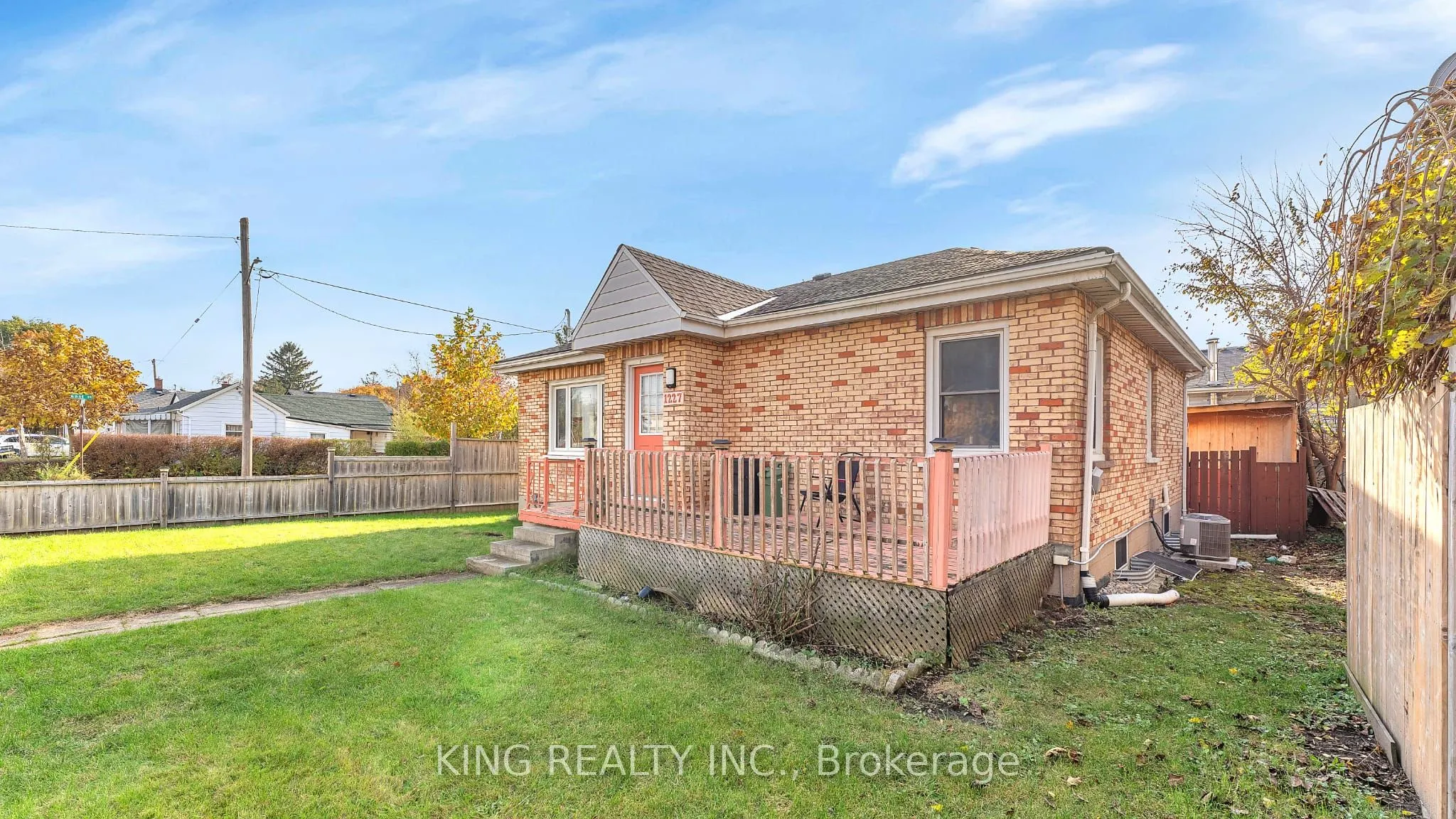 1227 TRAFALGAR Street
