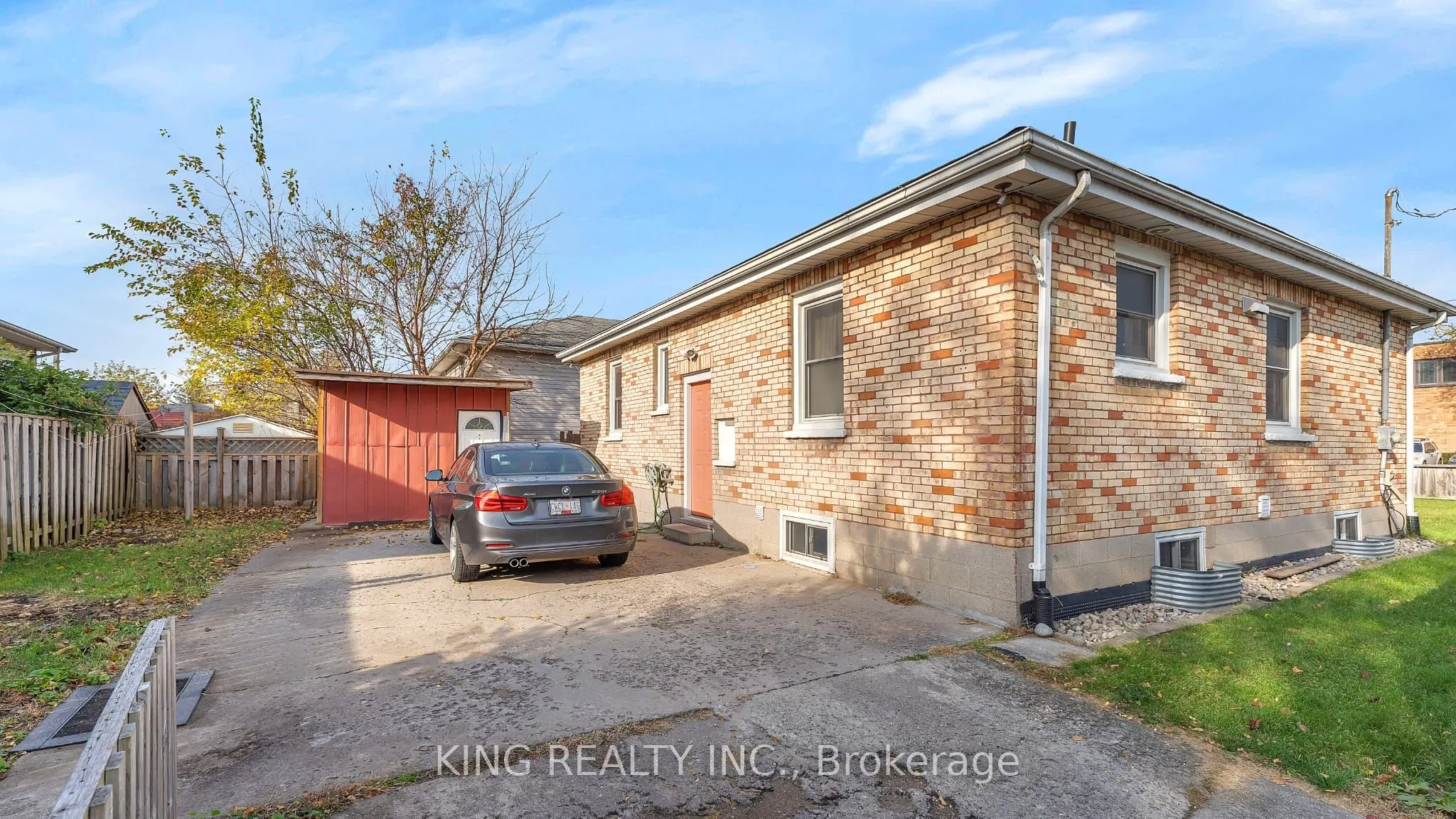 1227 TRAFALGAR Street