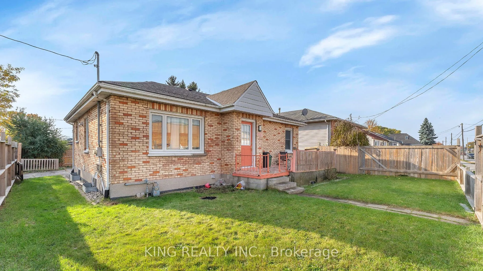 1227 TRAFALGAR Street