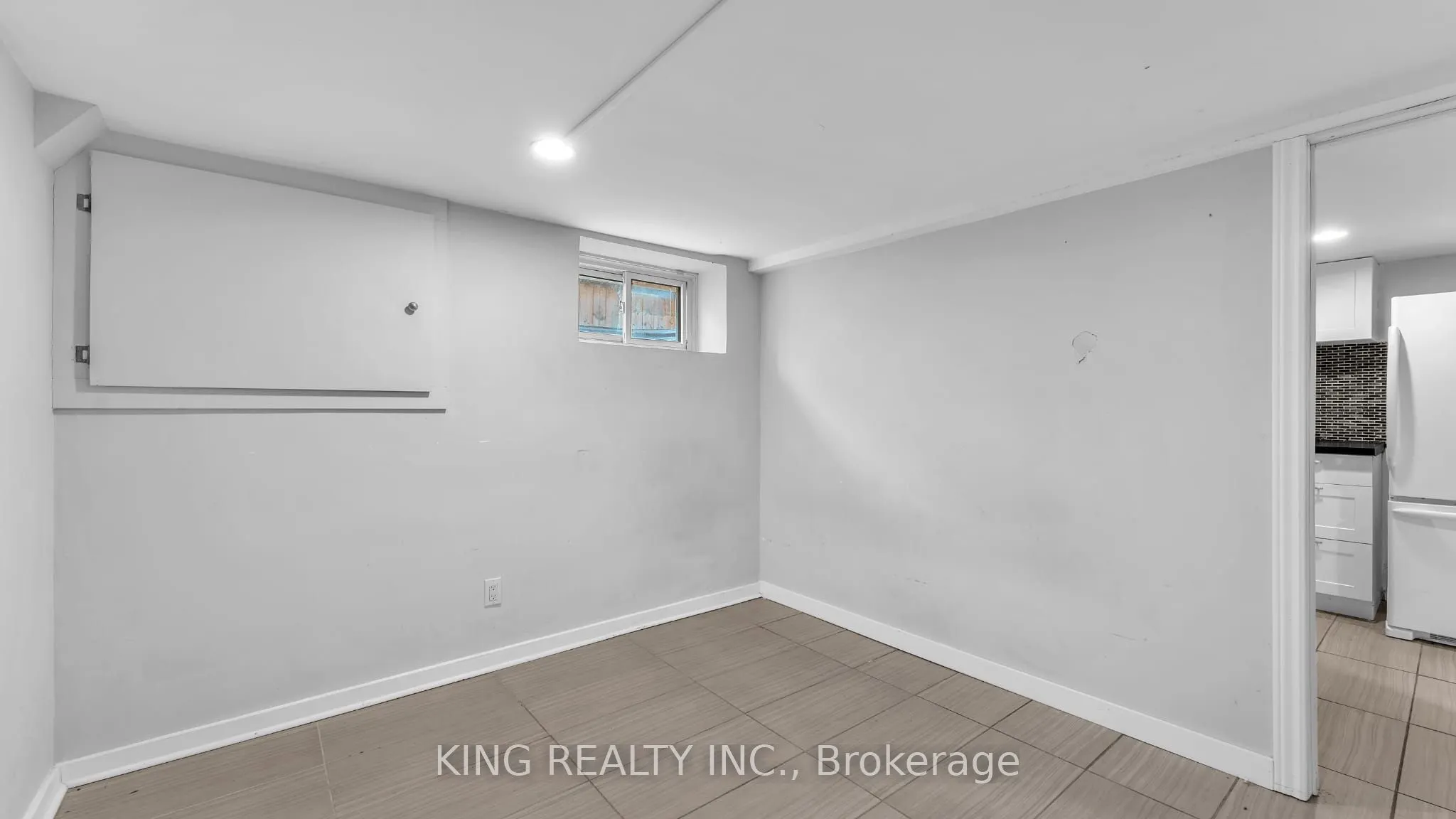 1227 TRAFALGAR Street