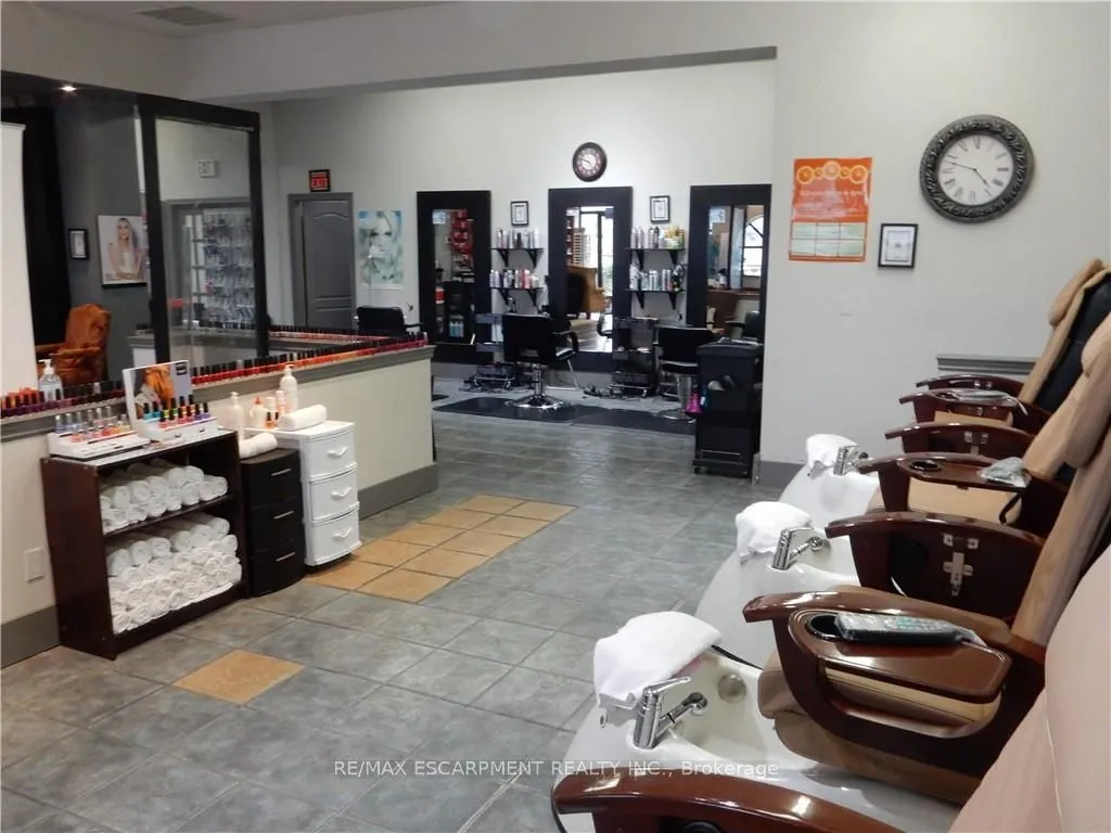 1242 Garner Road, #6