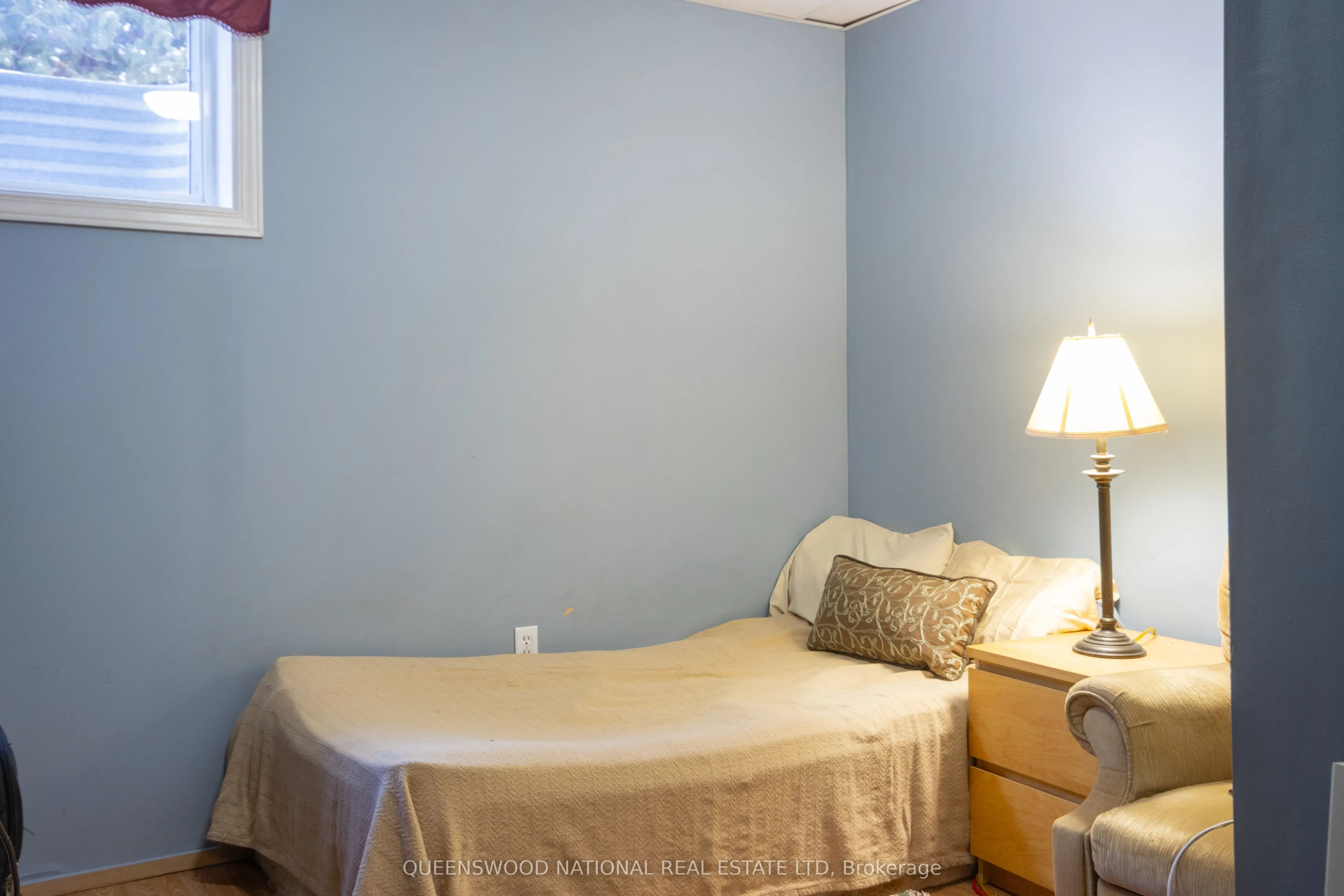 23 Sprucedale Avenue W