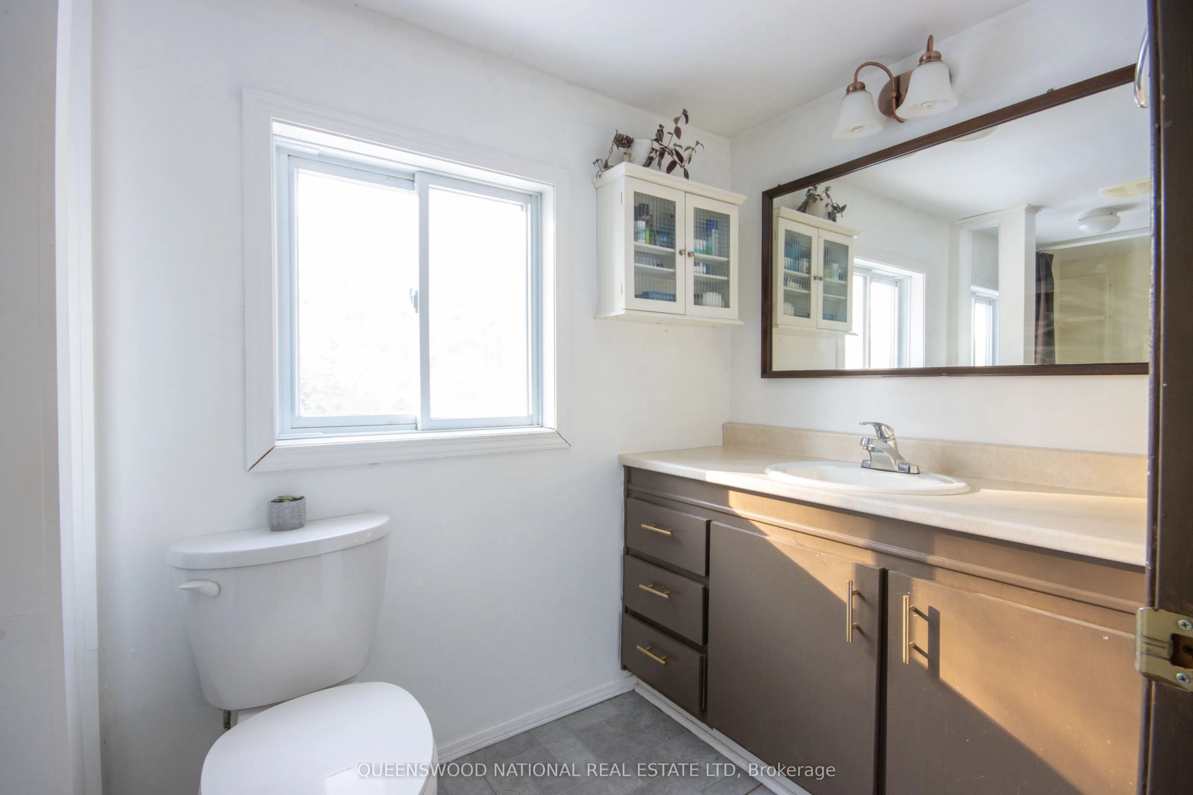 23 Sprucedale Avenue W