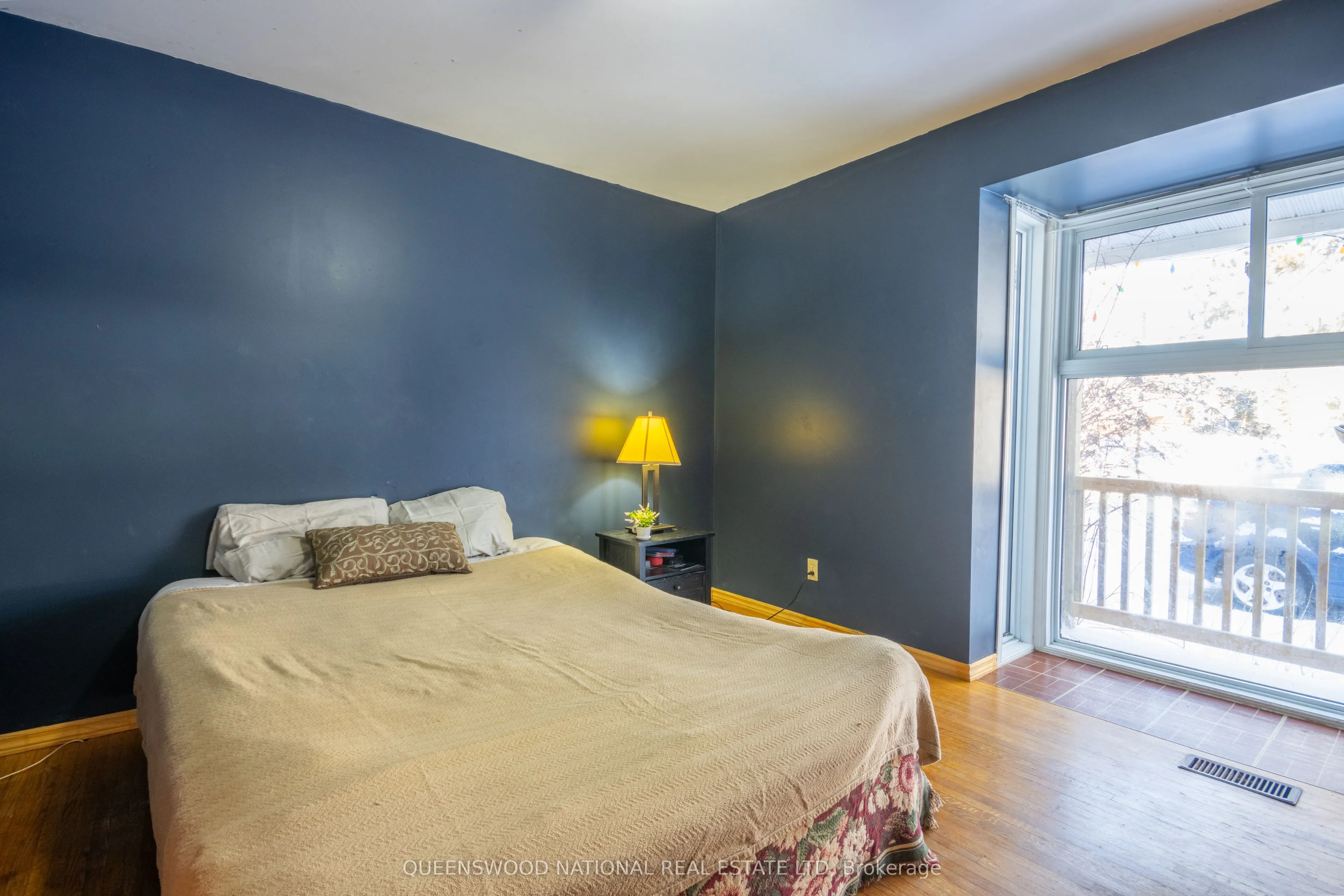 23 Sprucedale Avenue W