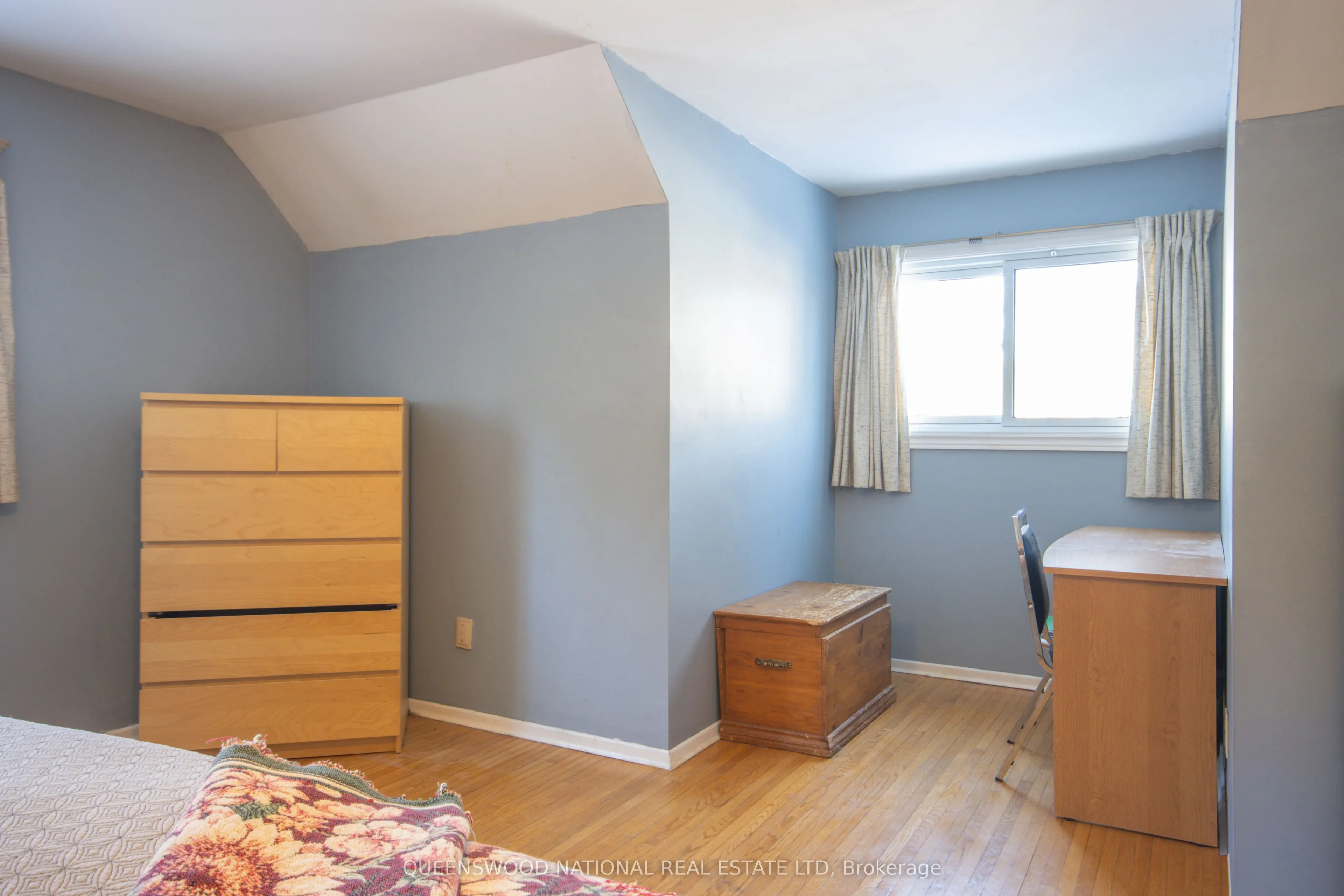 23 Sprucedale Avenue W