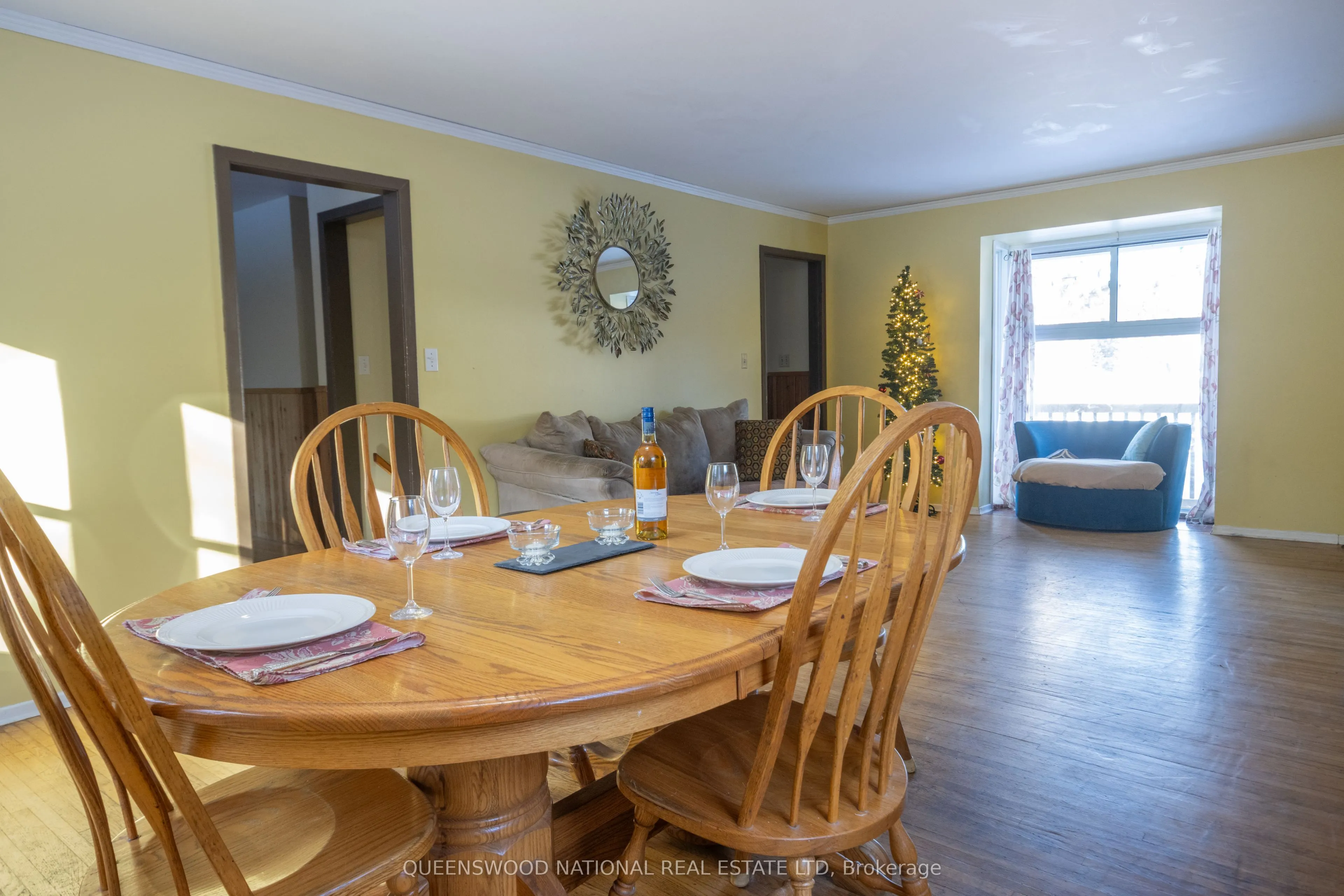 23 Sprucedale Avenue W