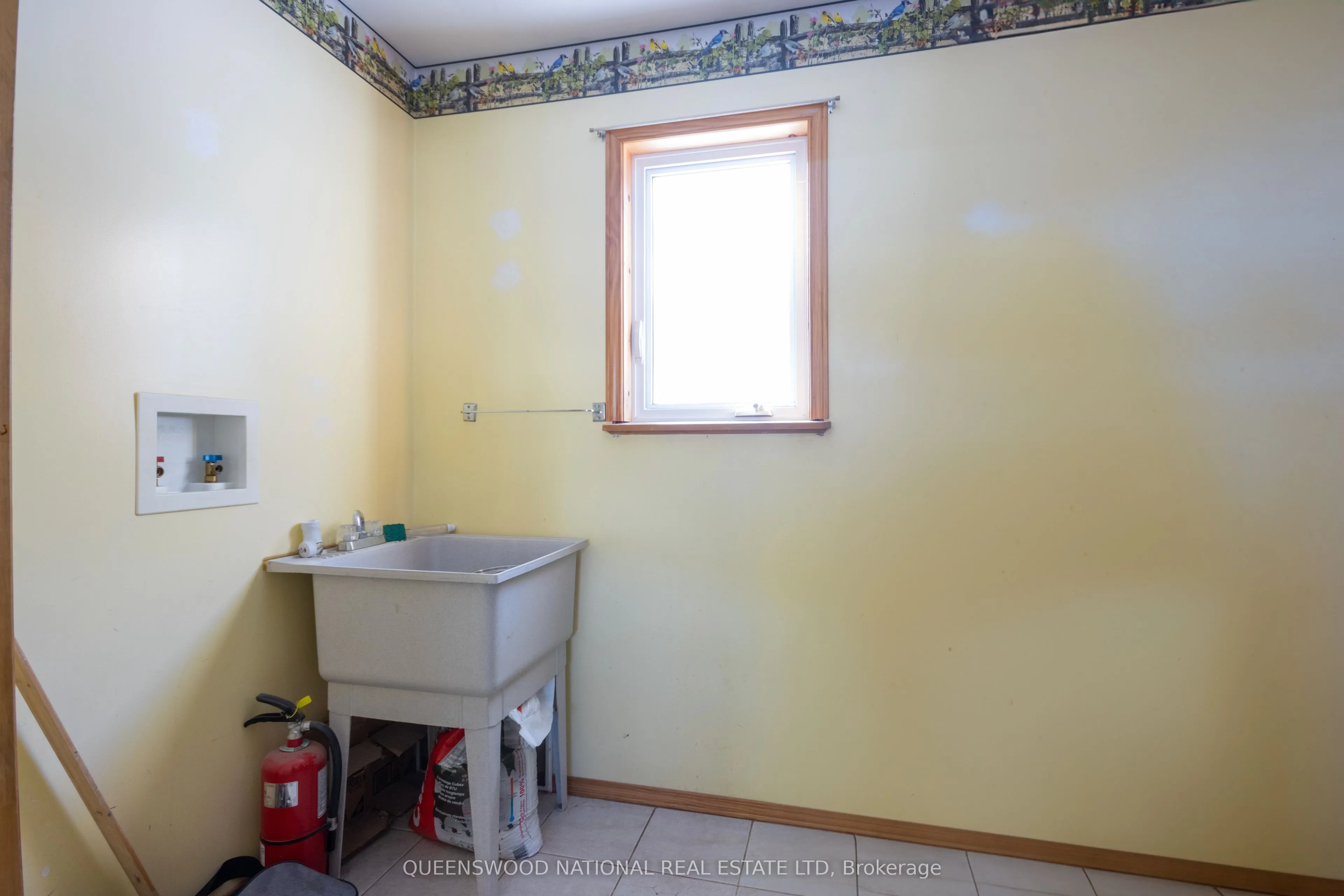23 Sprucedale Avenue W