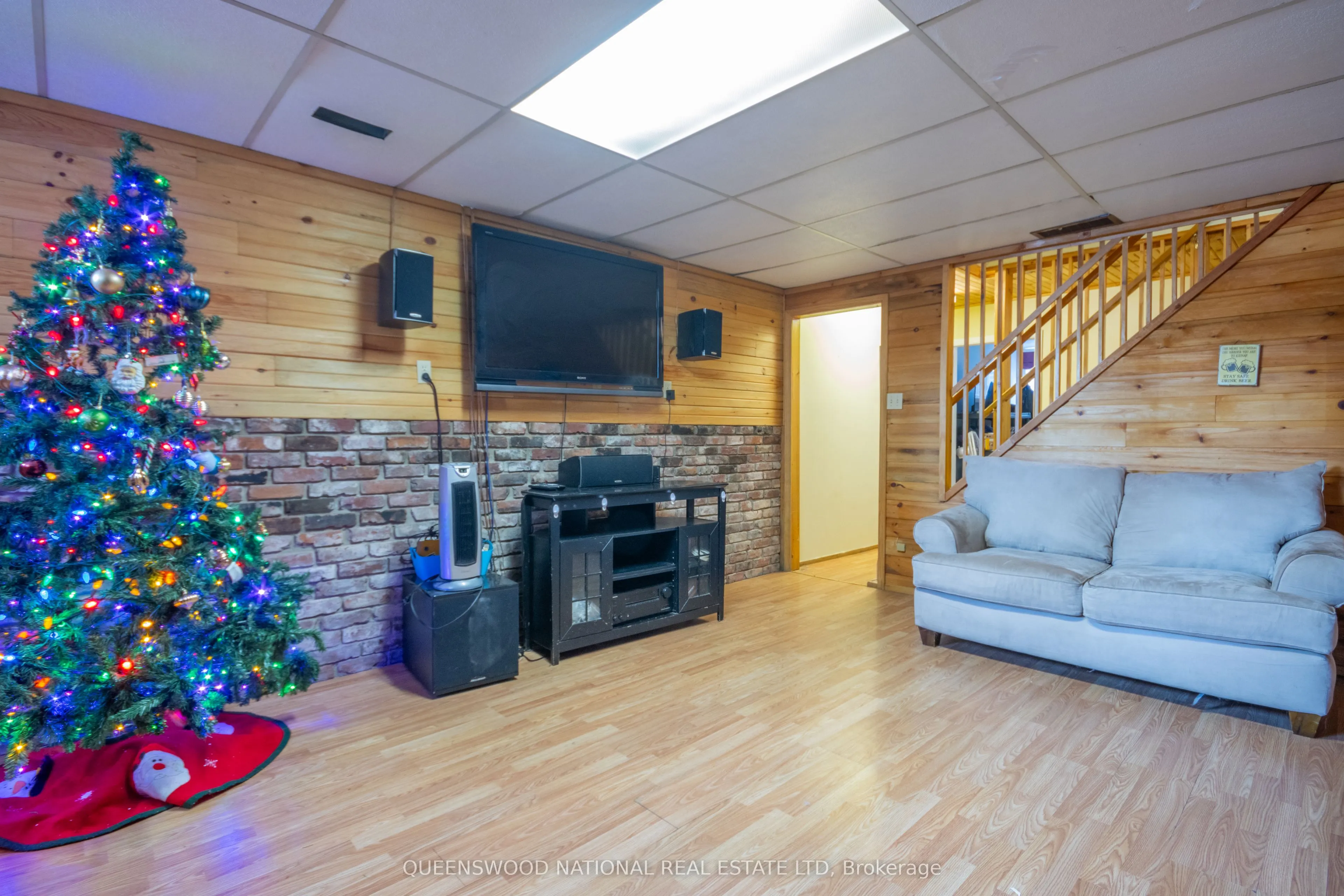 23 Sprucedale Avenue W