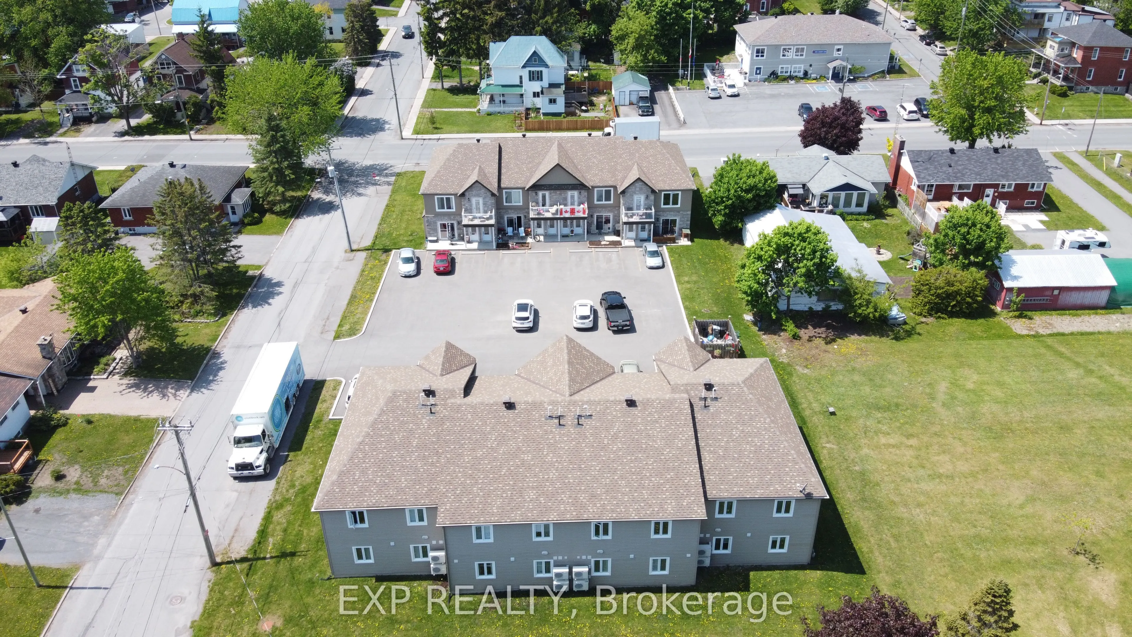 75 KENYON Street E