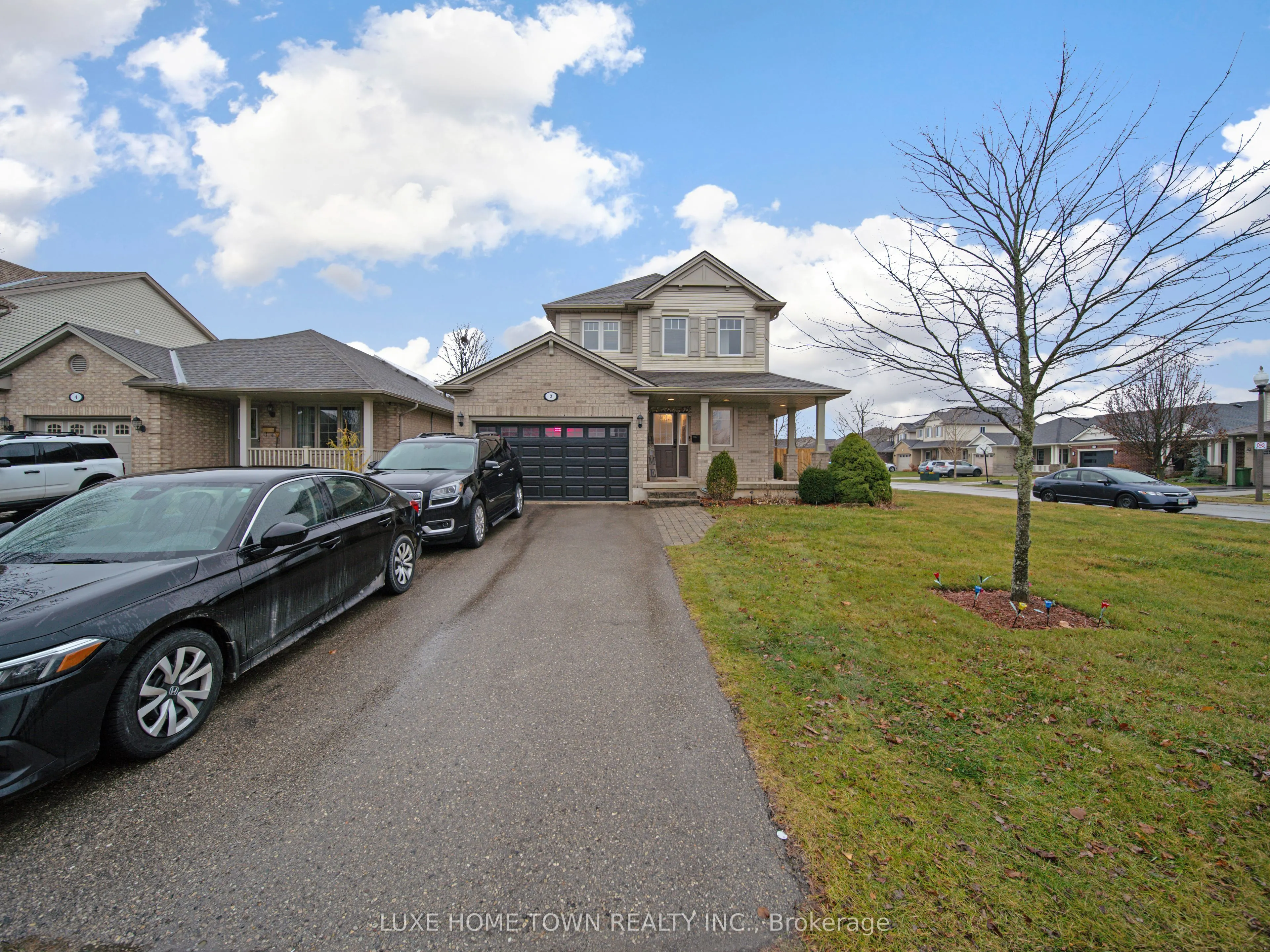 2 FENWICK Court