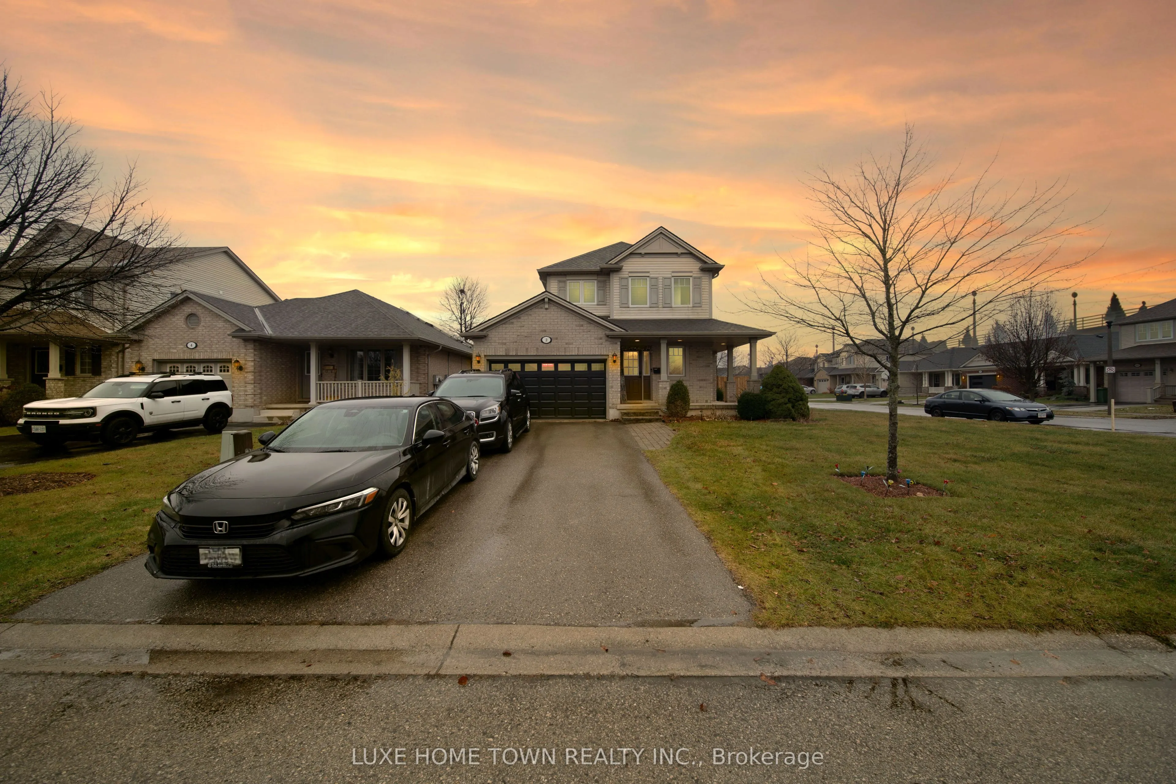 2 FENWICK Court