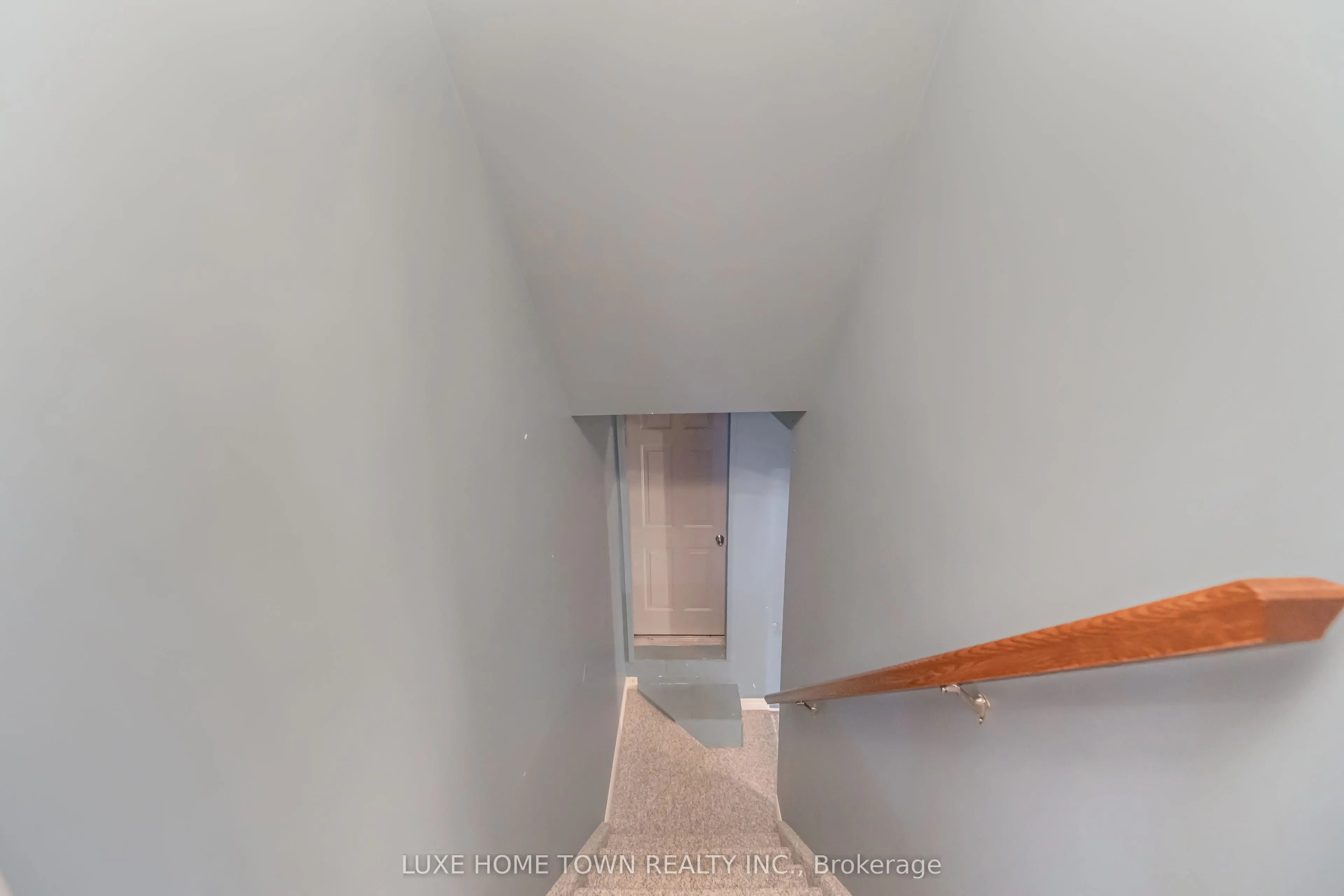 2 FENWICK Court