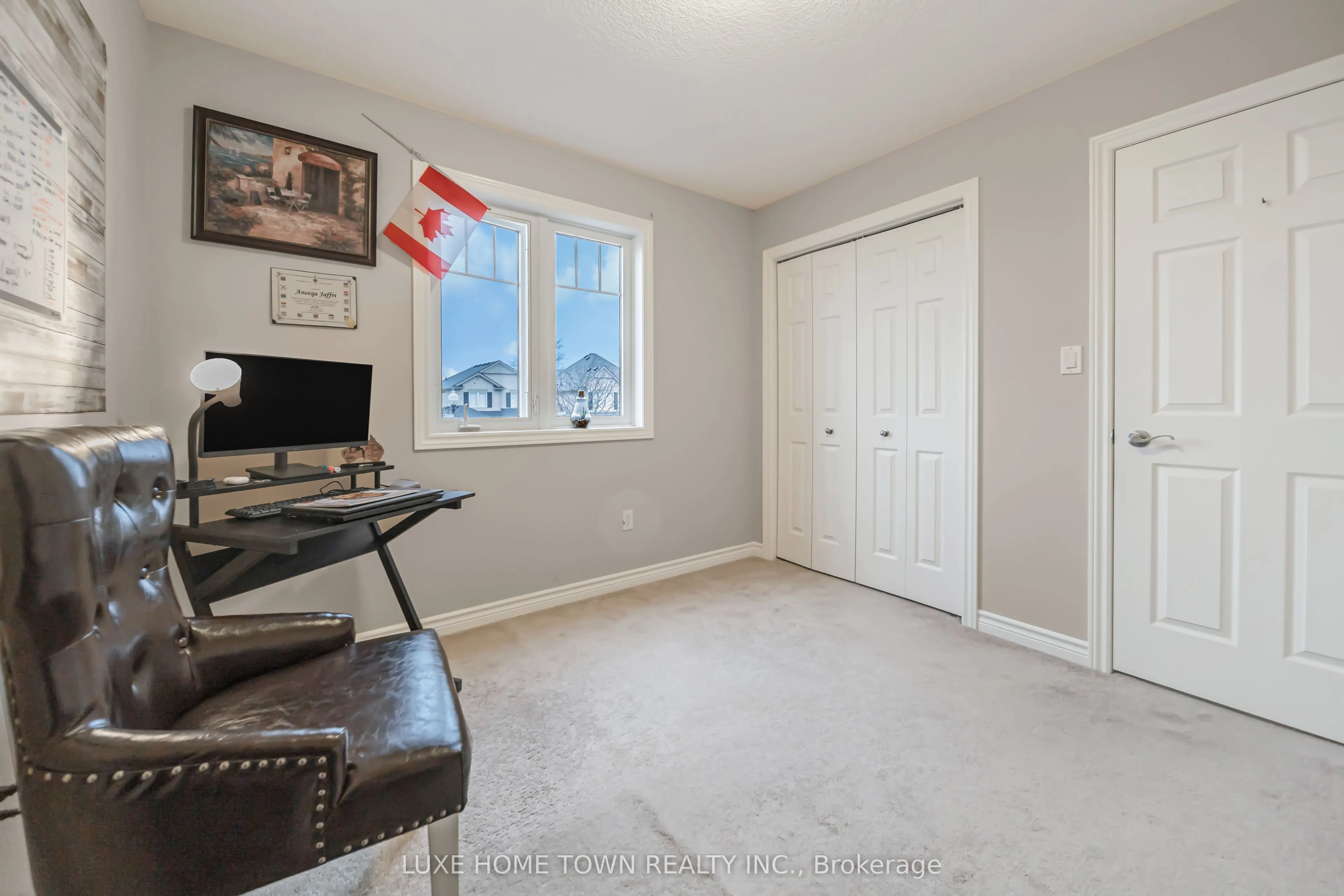 2 FENWICK Court