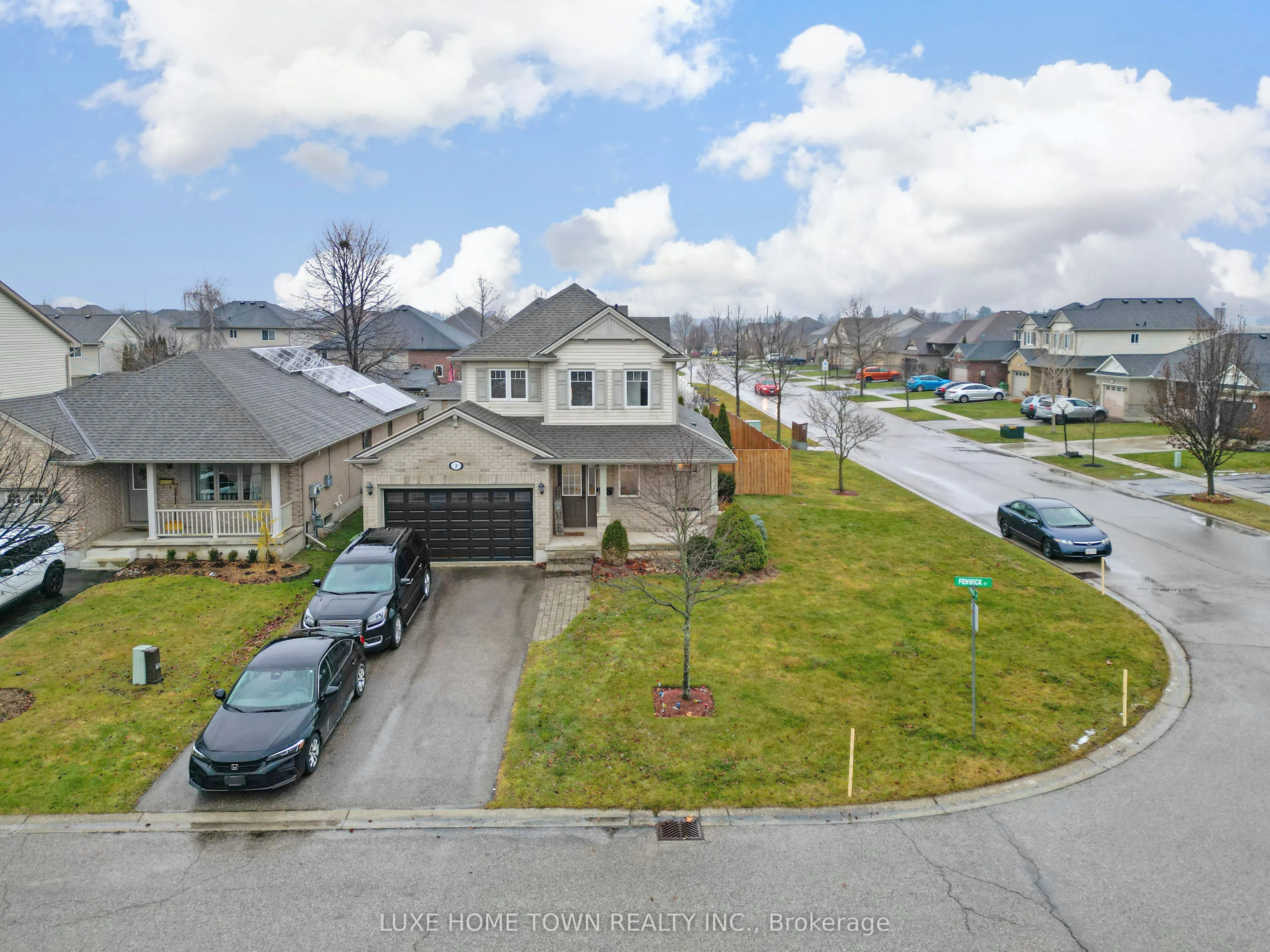 2 FENWICK Court