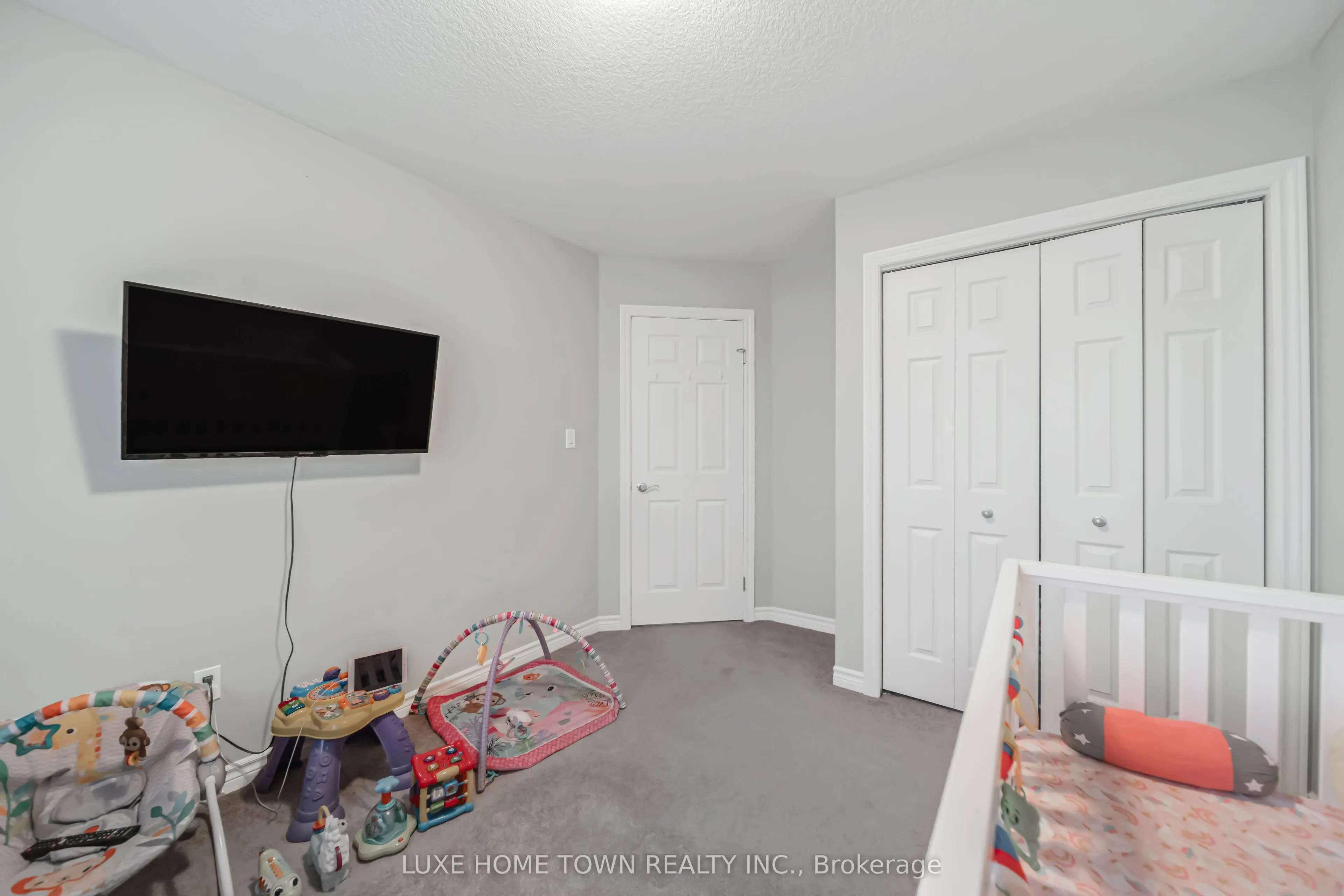 2 FENWICK Court