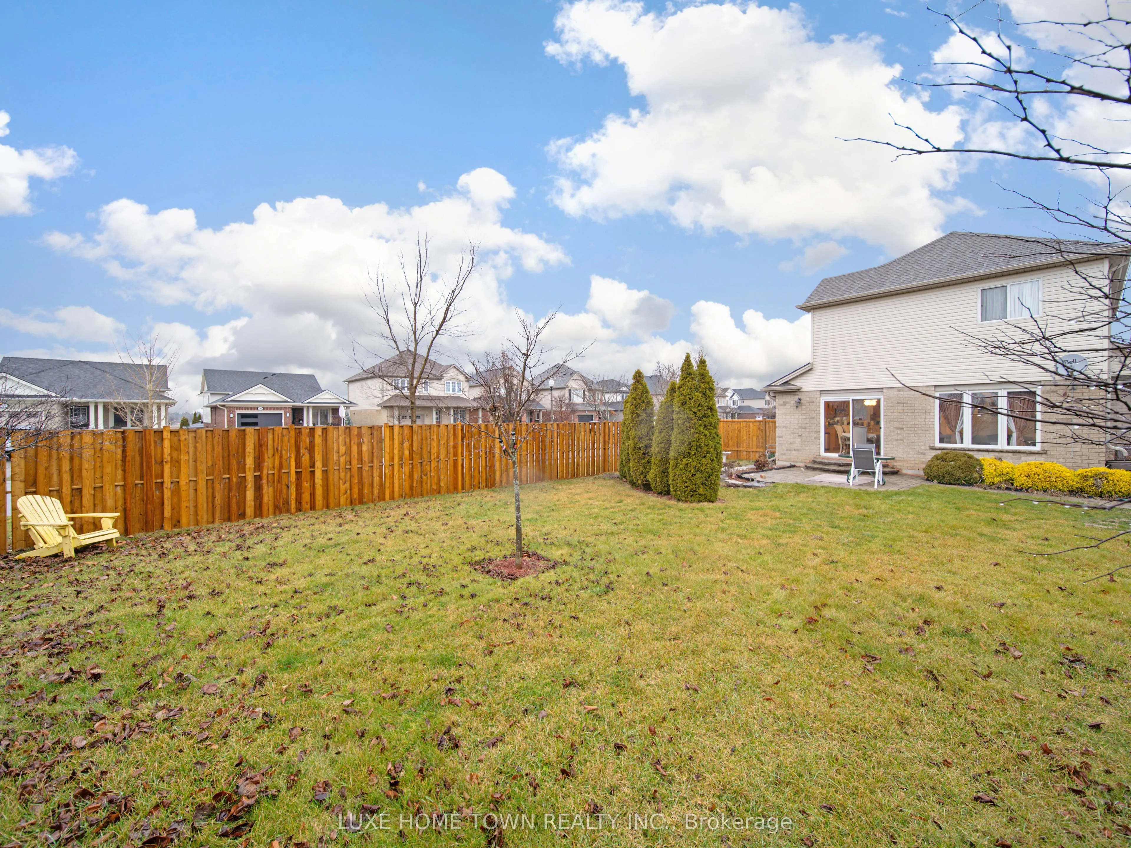 2 FENWICK Court