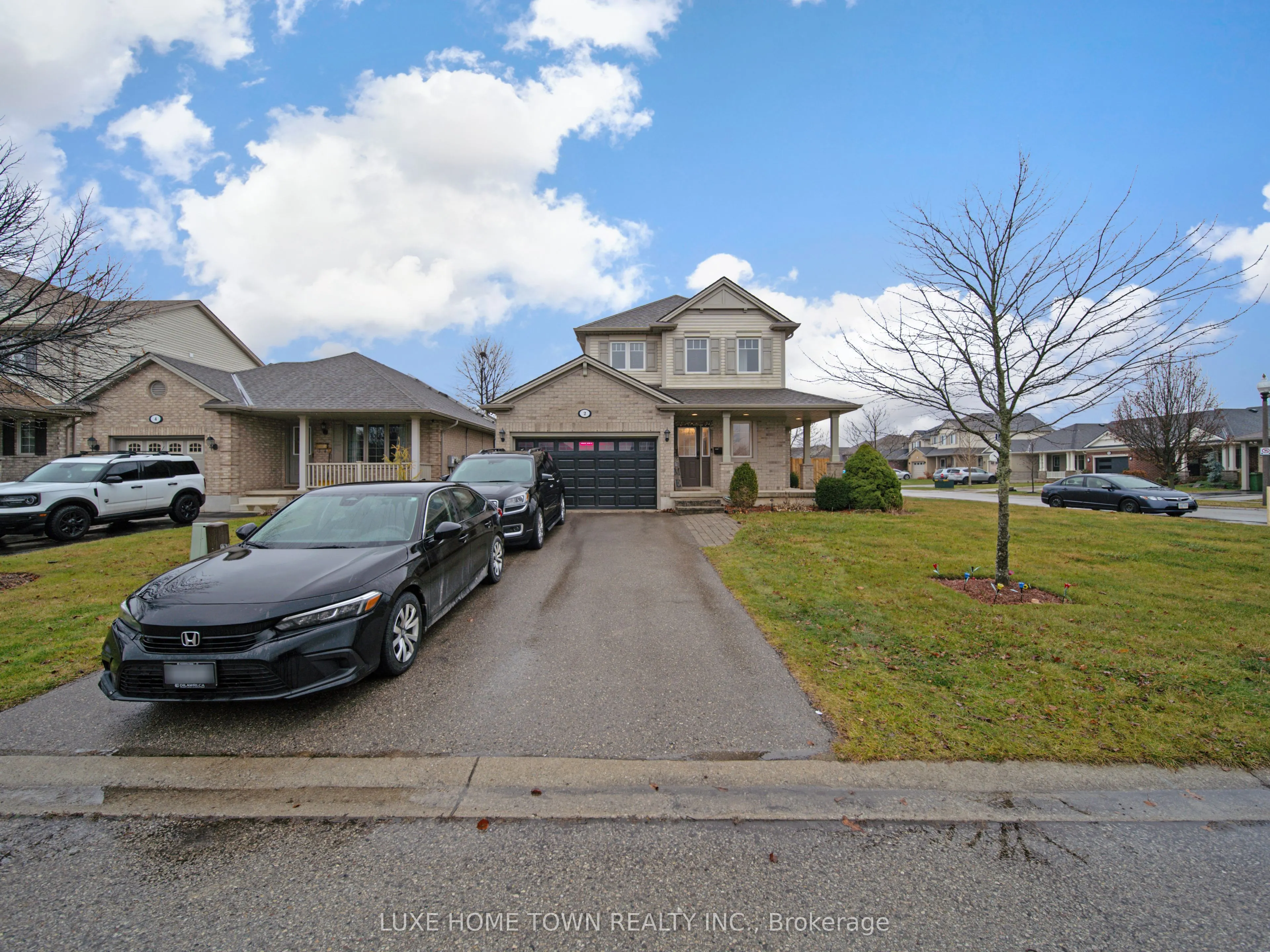 2 FENWICK Court
