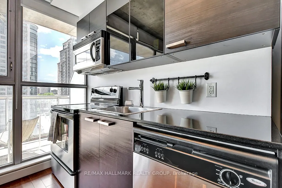 179 GEORGE Street #1004