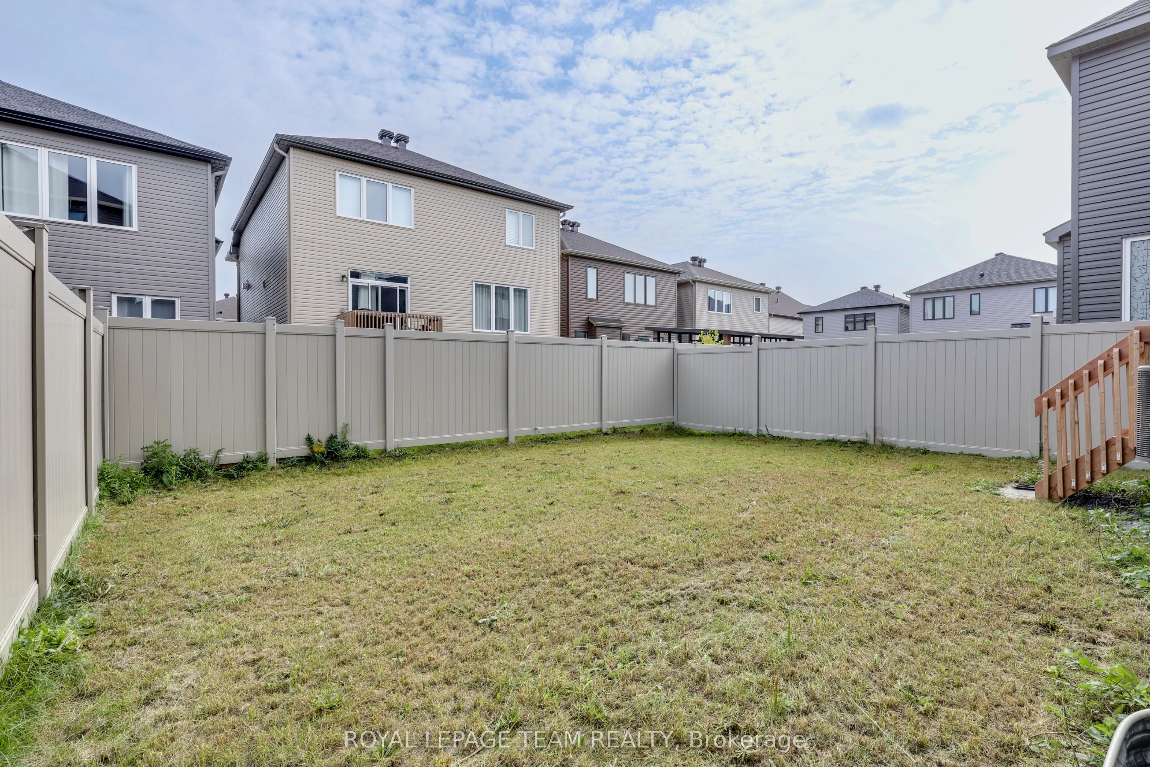 51 ERAMOSA Crescent