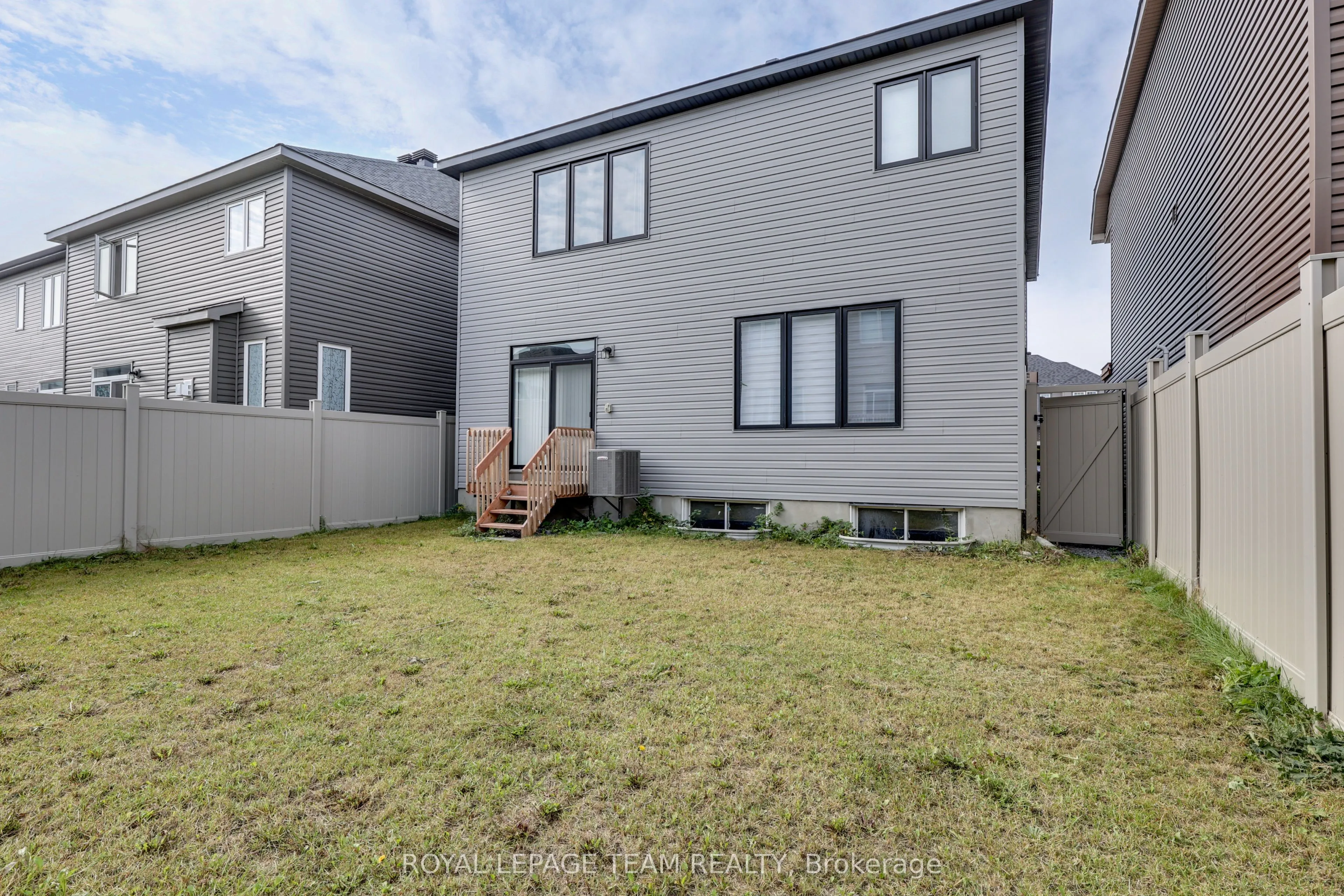 51 ERAMOSA Crescent