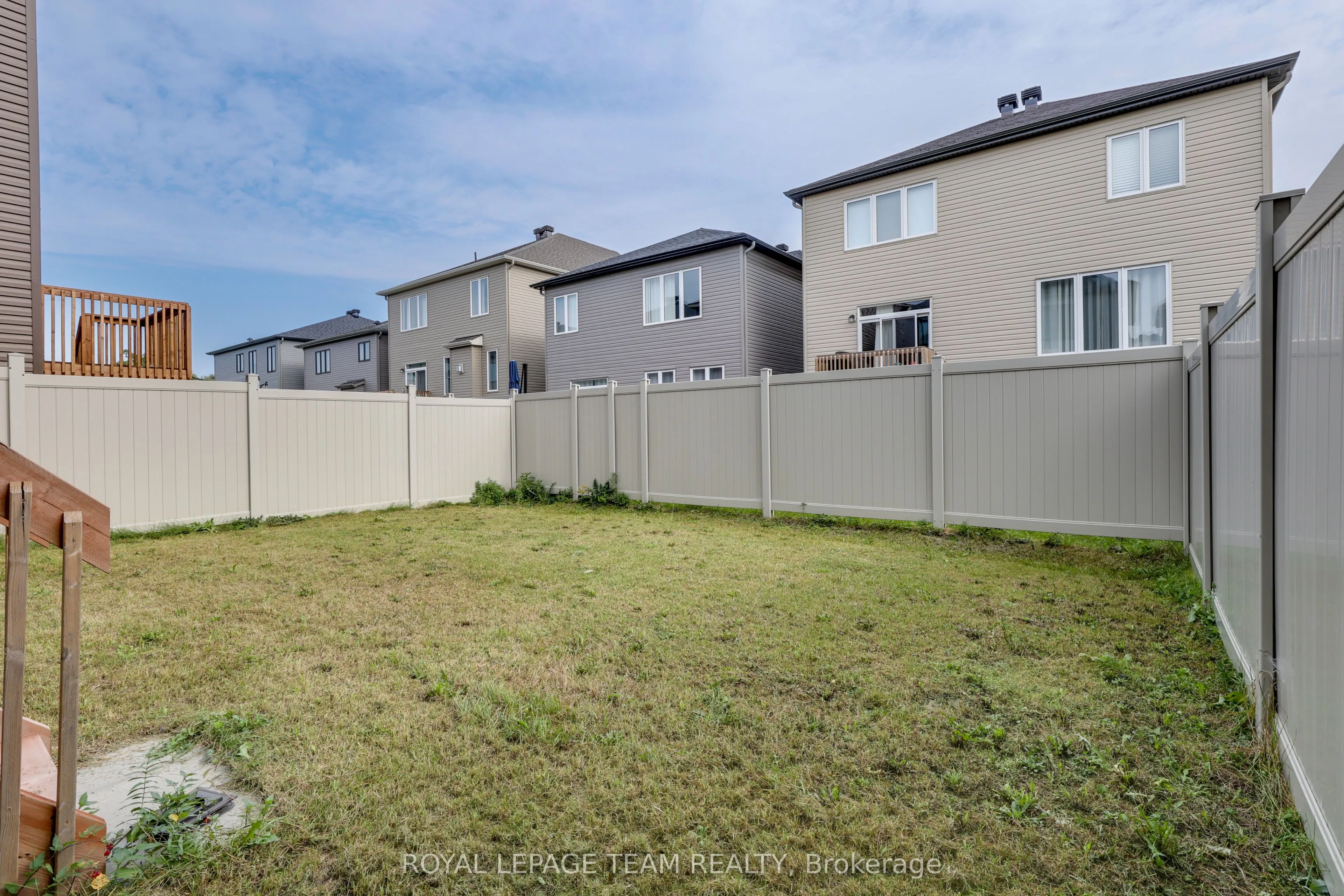51 ERAMOSA Crescent