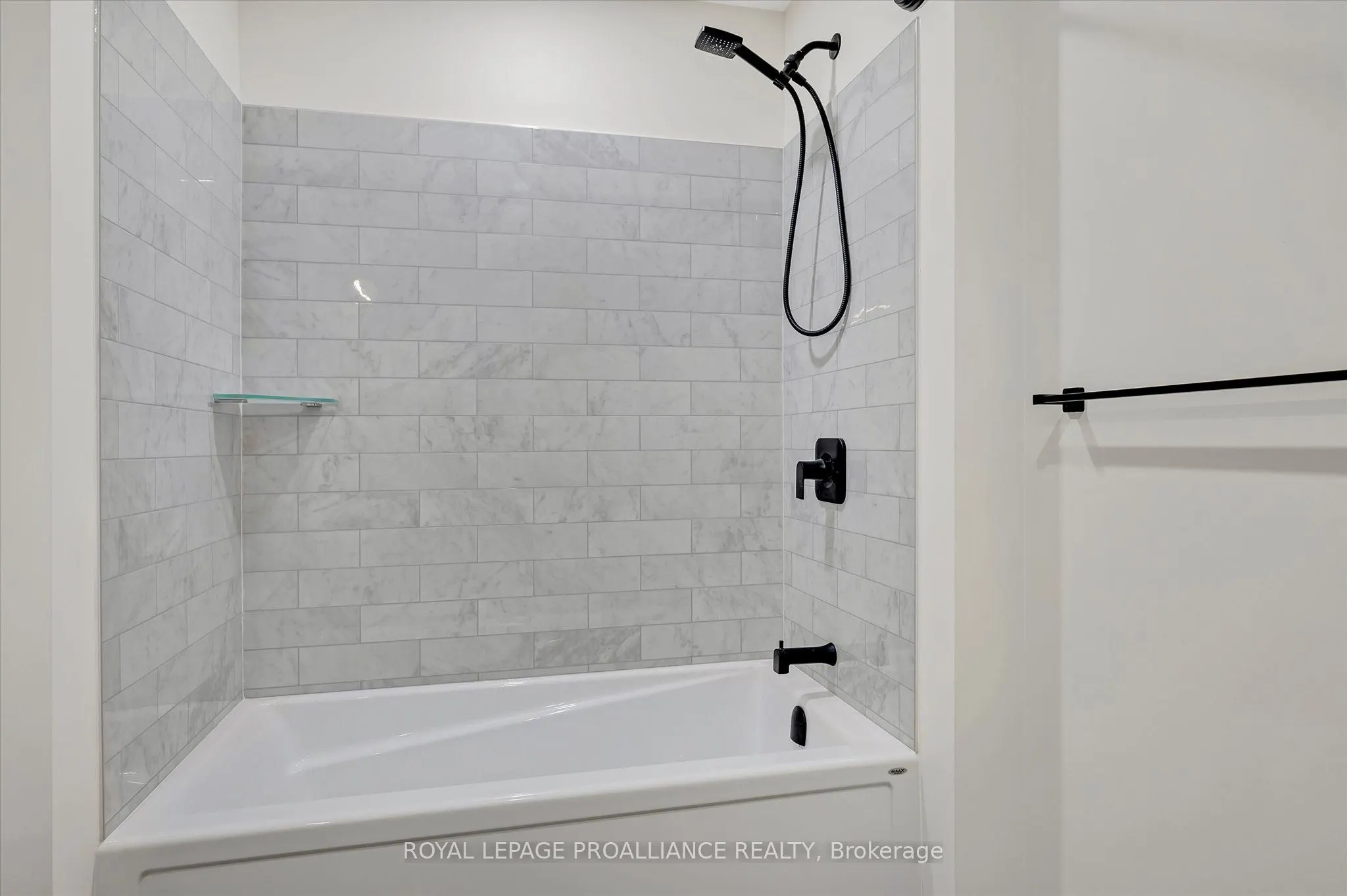 380 George Street, #2B