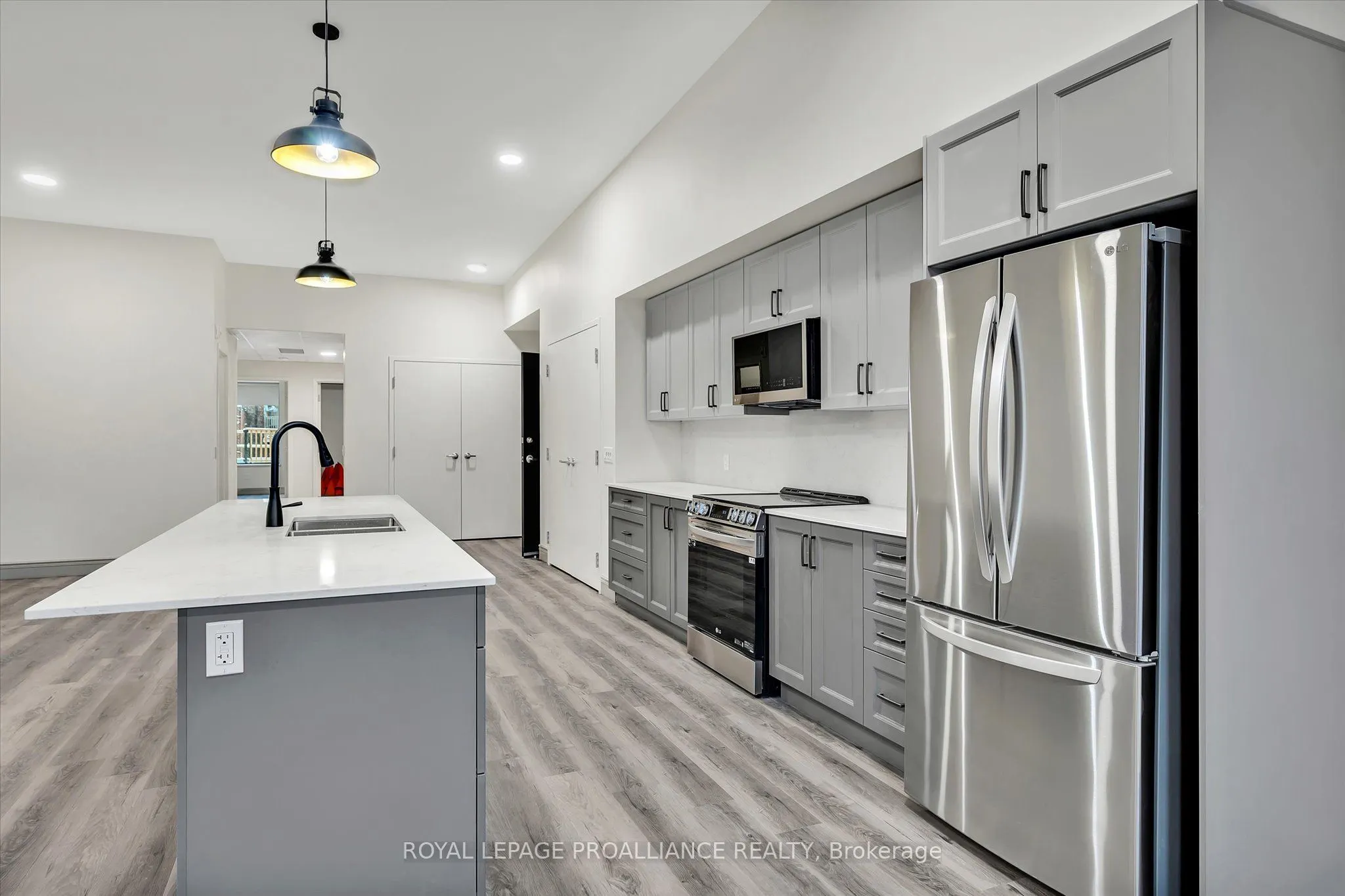 380 George Street, #2B