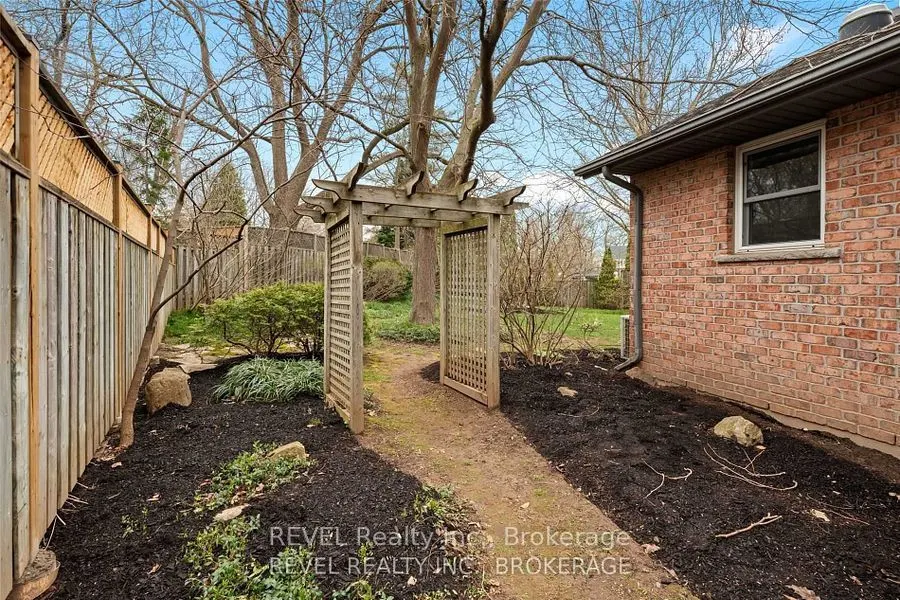 6839 Imperial Court