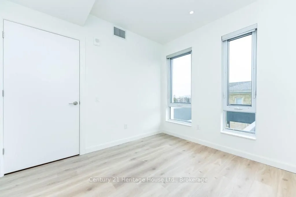 741 King Street W, #301