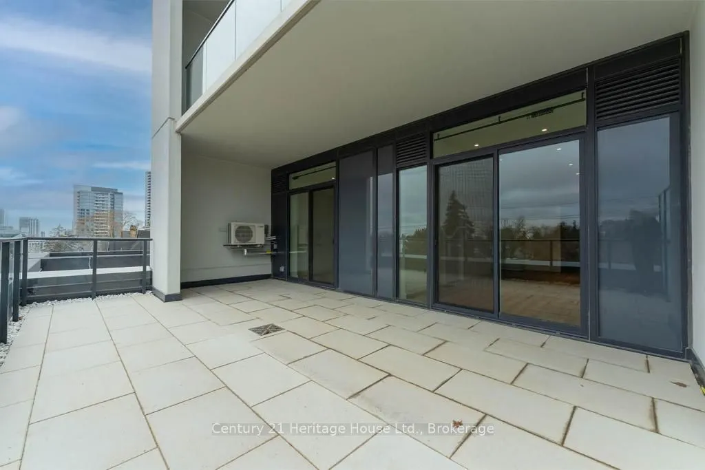 741 King Street W, #301