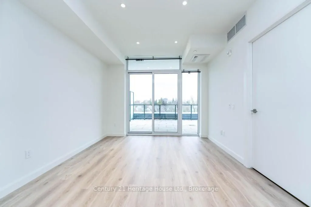 741 King Street W, #301