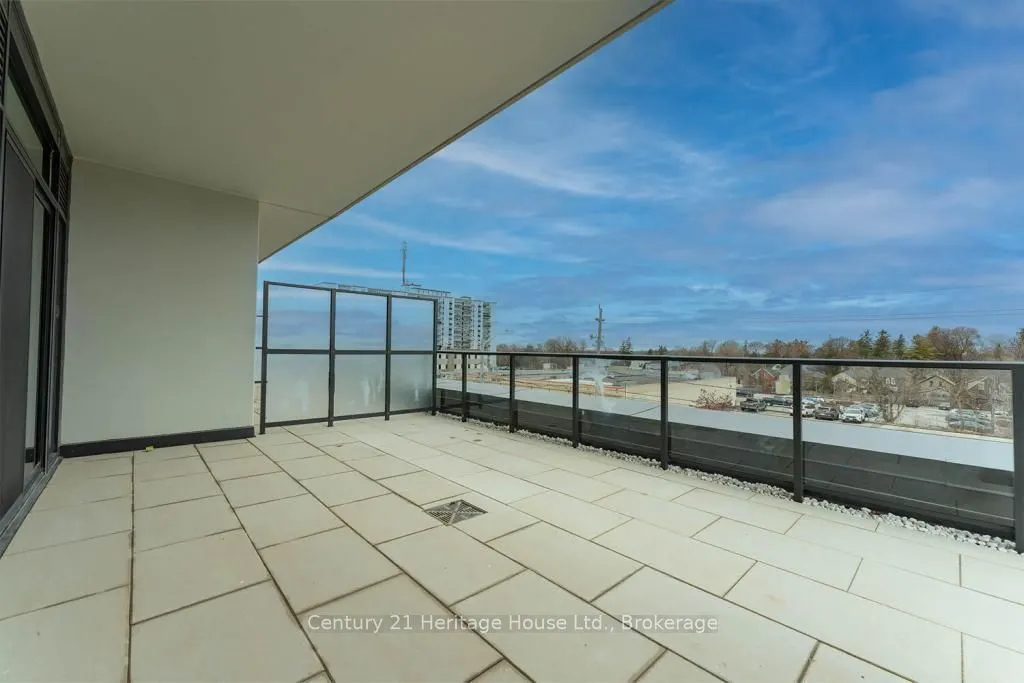741 King Street W, #301