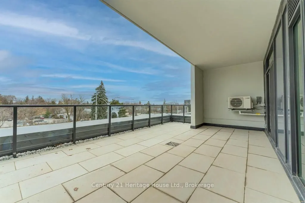741 King Street W, #301