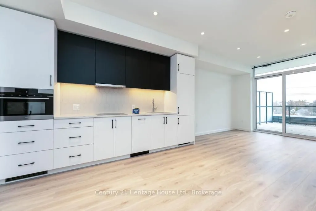 741 King Street W, #301