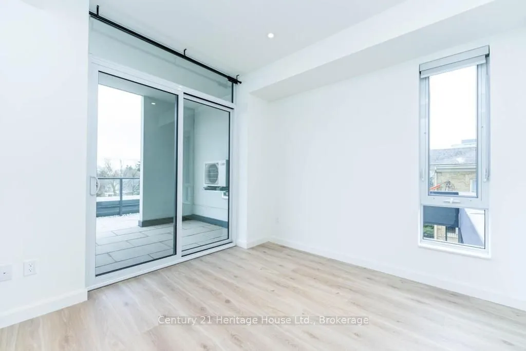 741 King Street W, #301