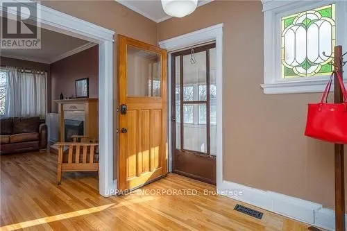 14 Beckwith Street E