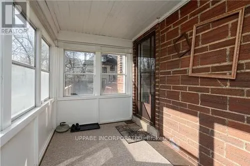 14 Beckwith Street E