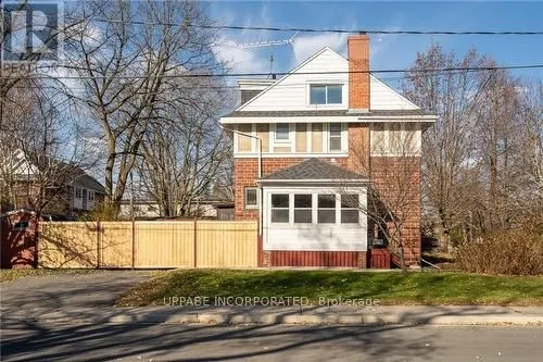 14 Beckwith Street E