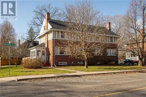 14 Beckwith Street E
