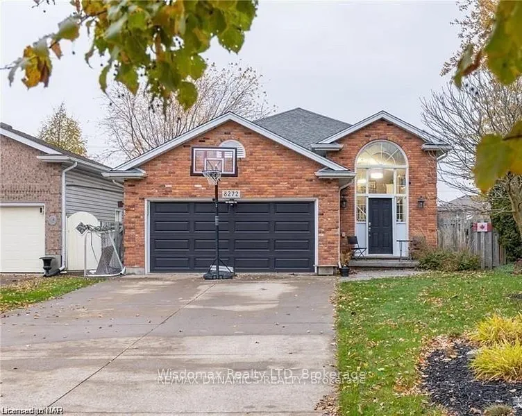 8272 WOODSVIEW Crescent