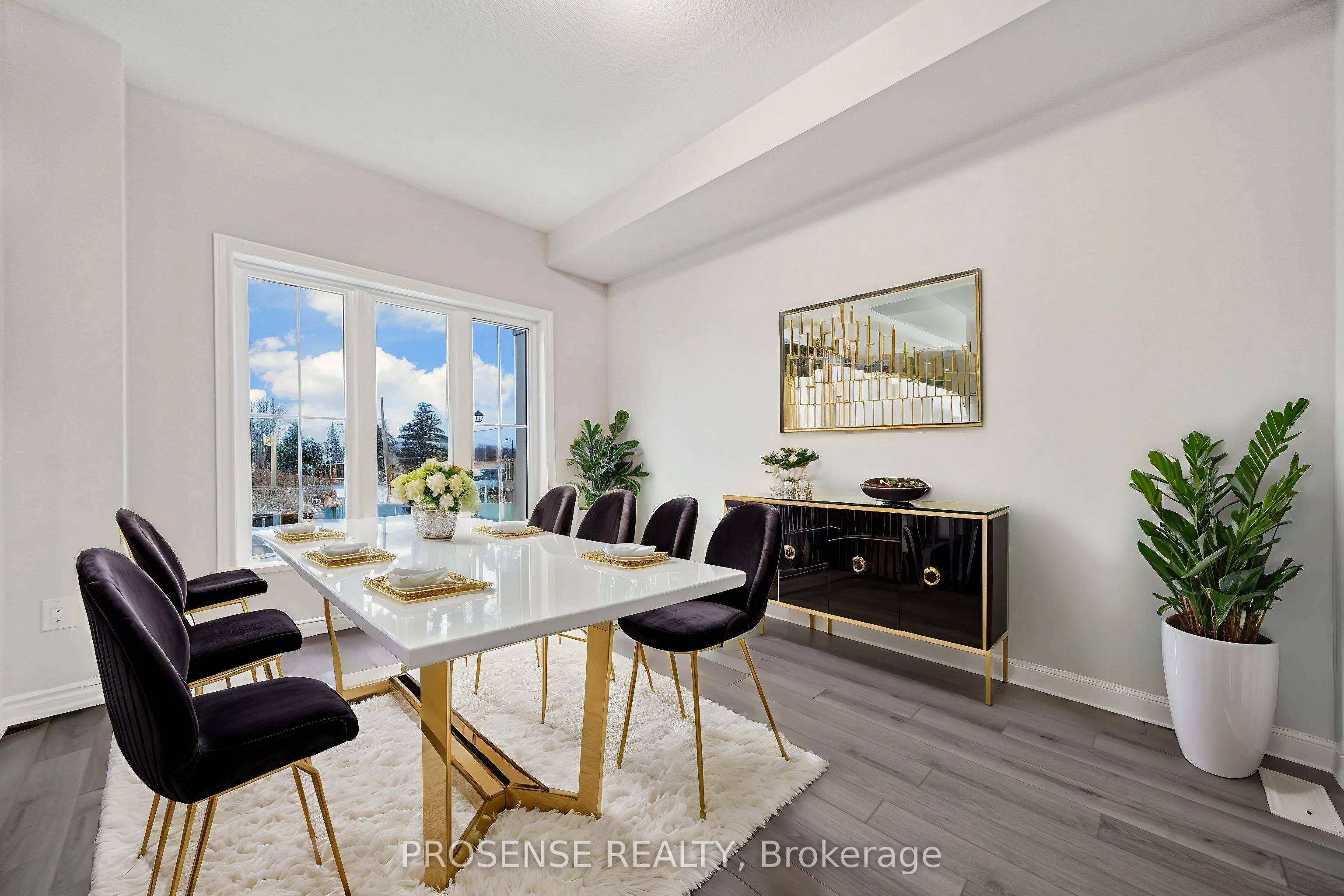 677 Park Road N, #124