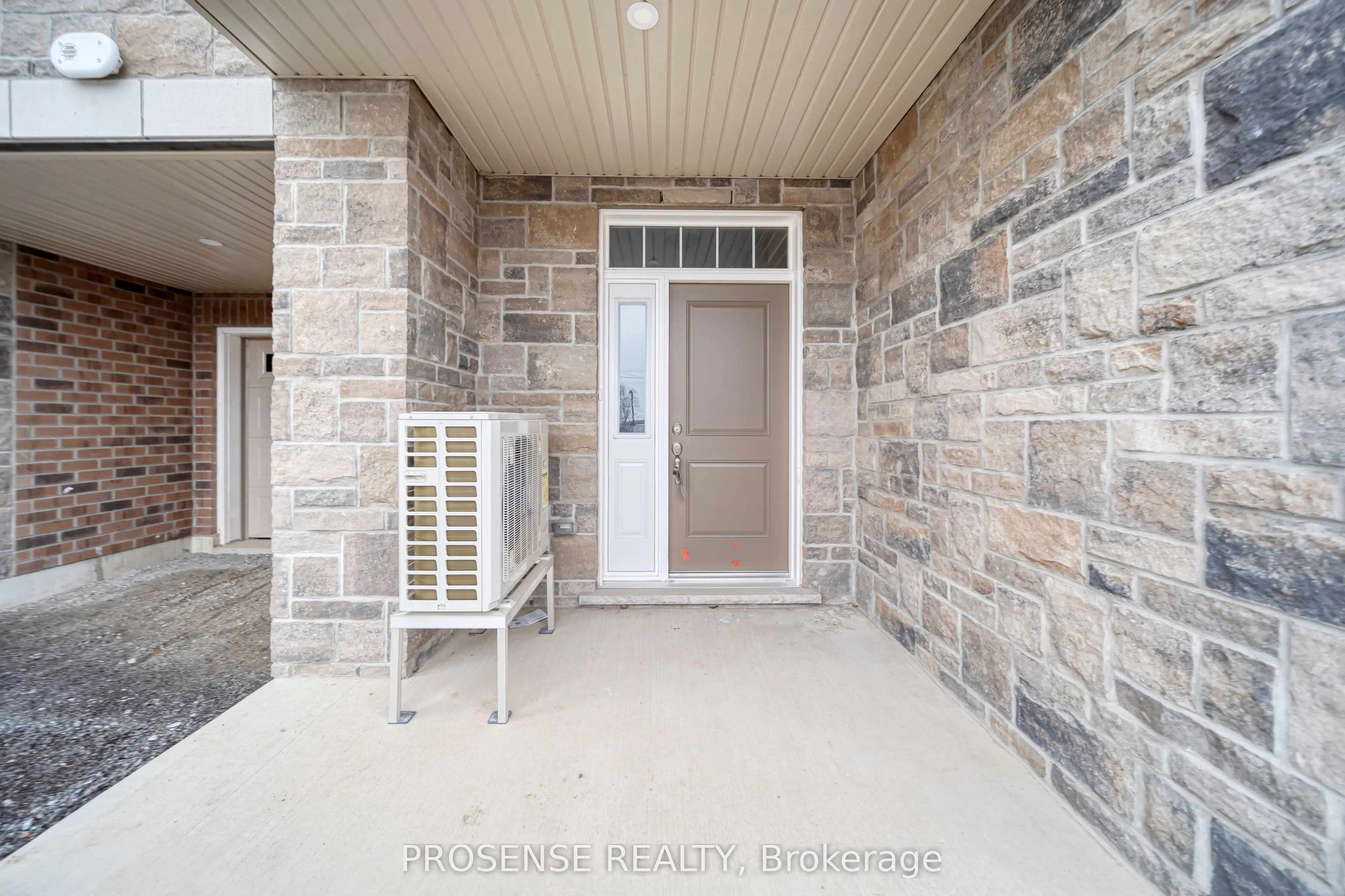 677 Park Road N, #124