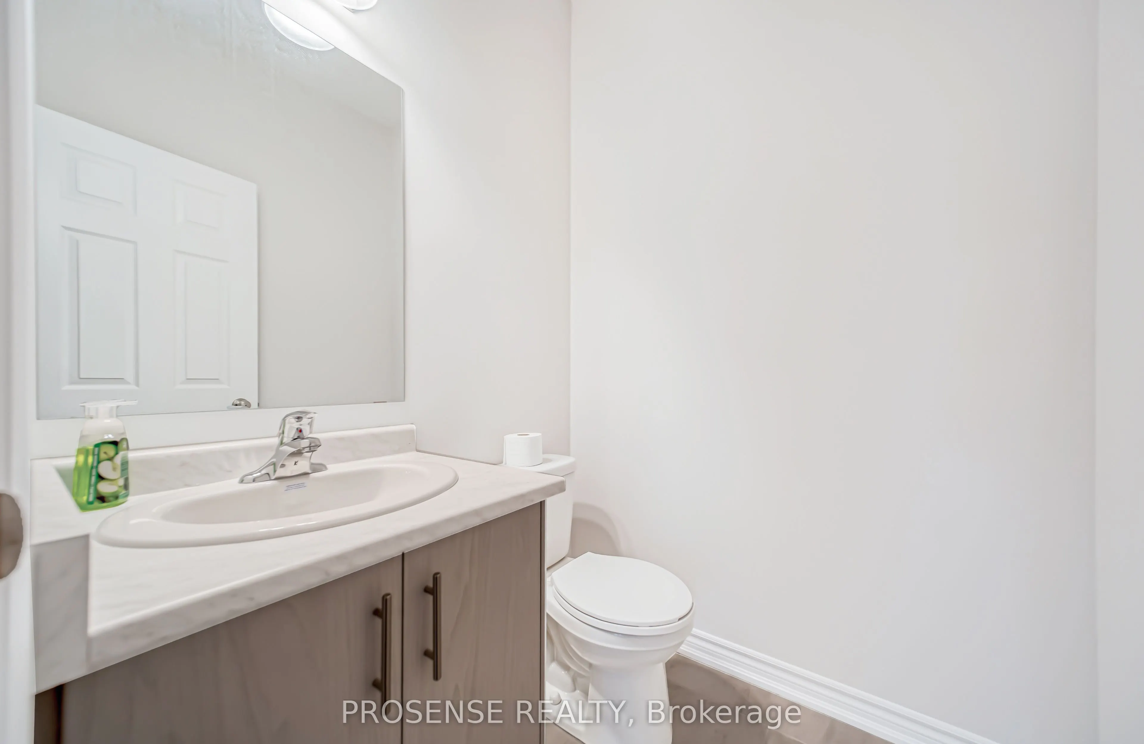 677 Park Road N, #124