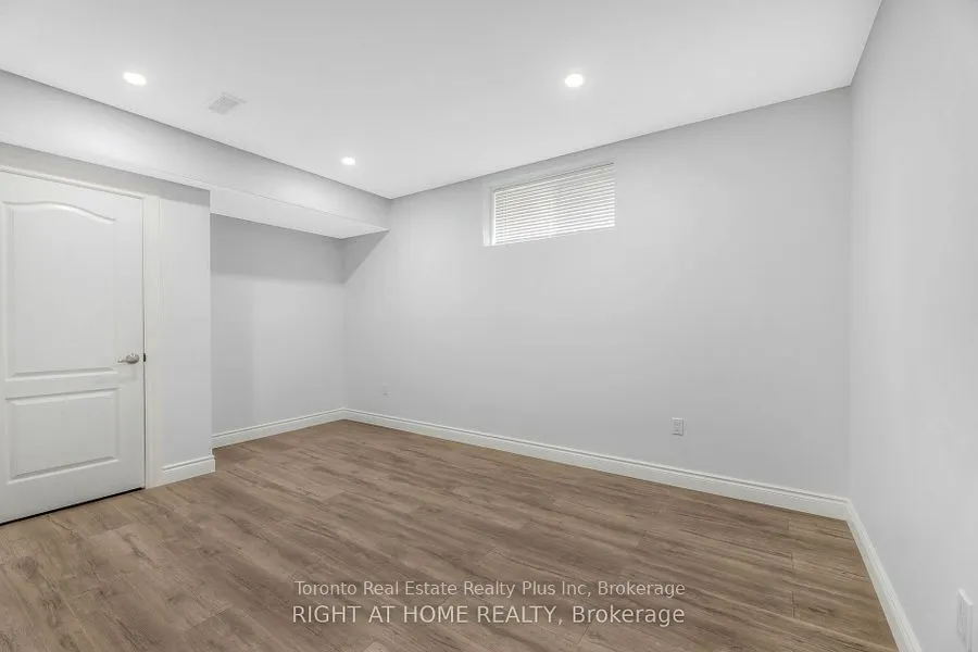 27 Deerfield Lane