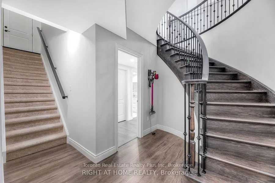 27 Deerfield Lane